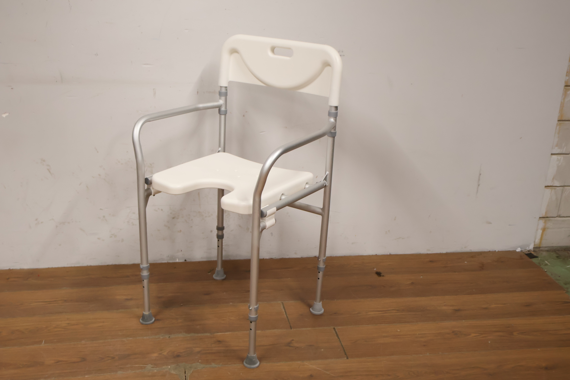 Toiletstoel met armleuning'' – foto 10 – kavel bij GSD Auctions, Zoeterwoude