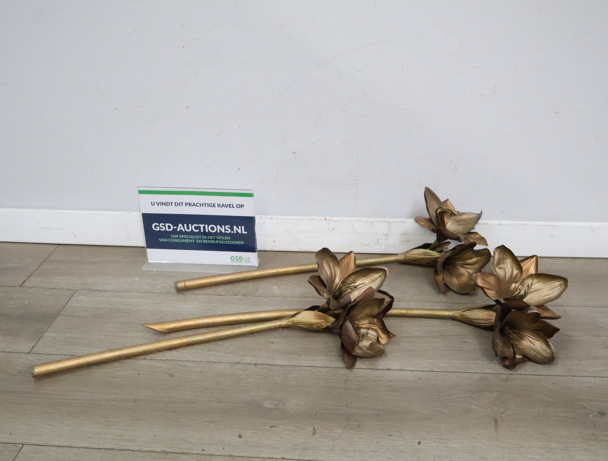 Set van drie gouden kunstbloemen'' – foto 2 – kavel bij GSD Auctions, Zoeterwoude