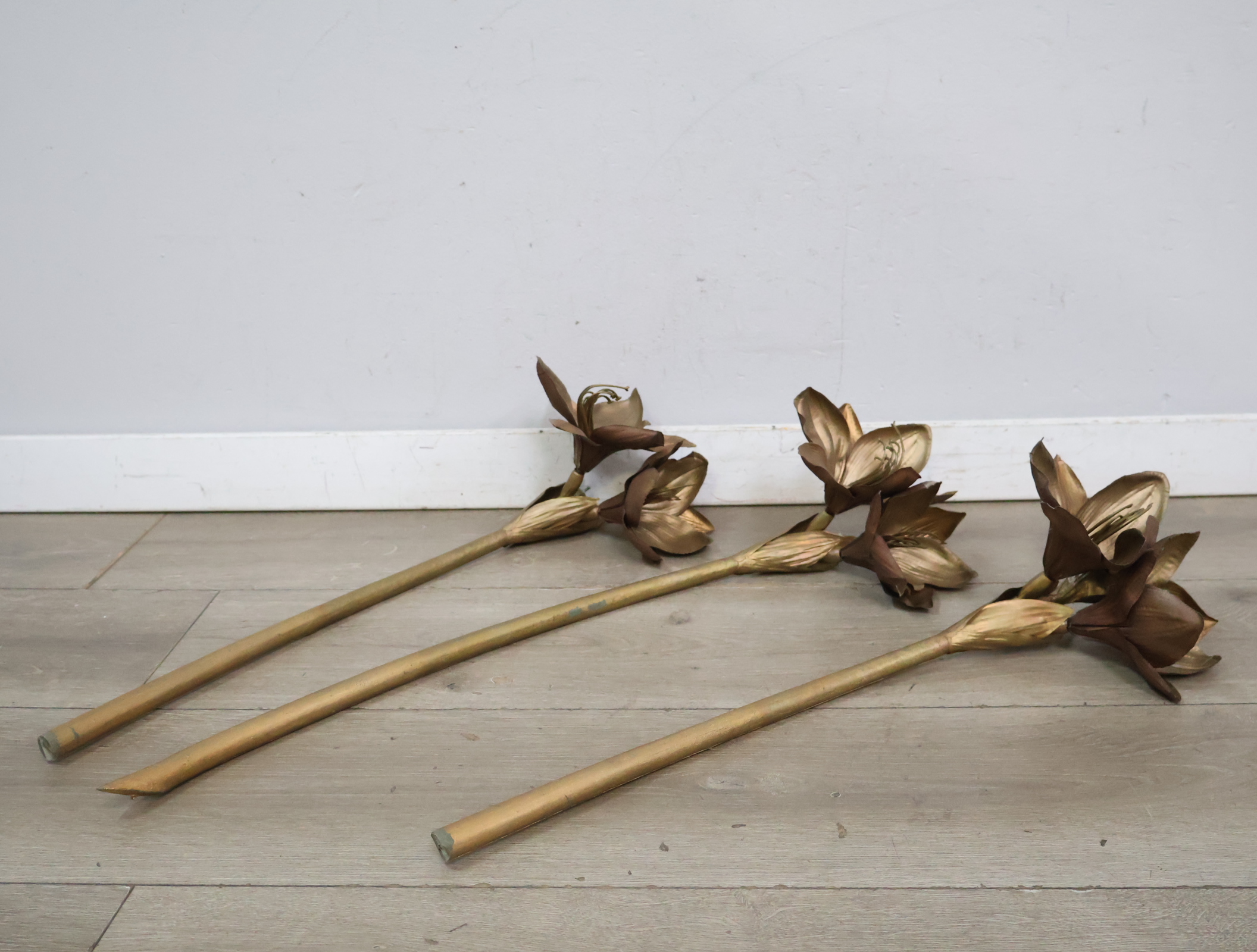 Set van drie gouden kunstbloemen'' – foto 3 – kavel bij GSD Auctions, Zoeterwoude