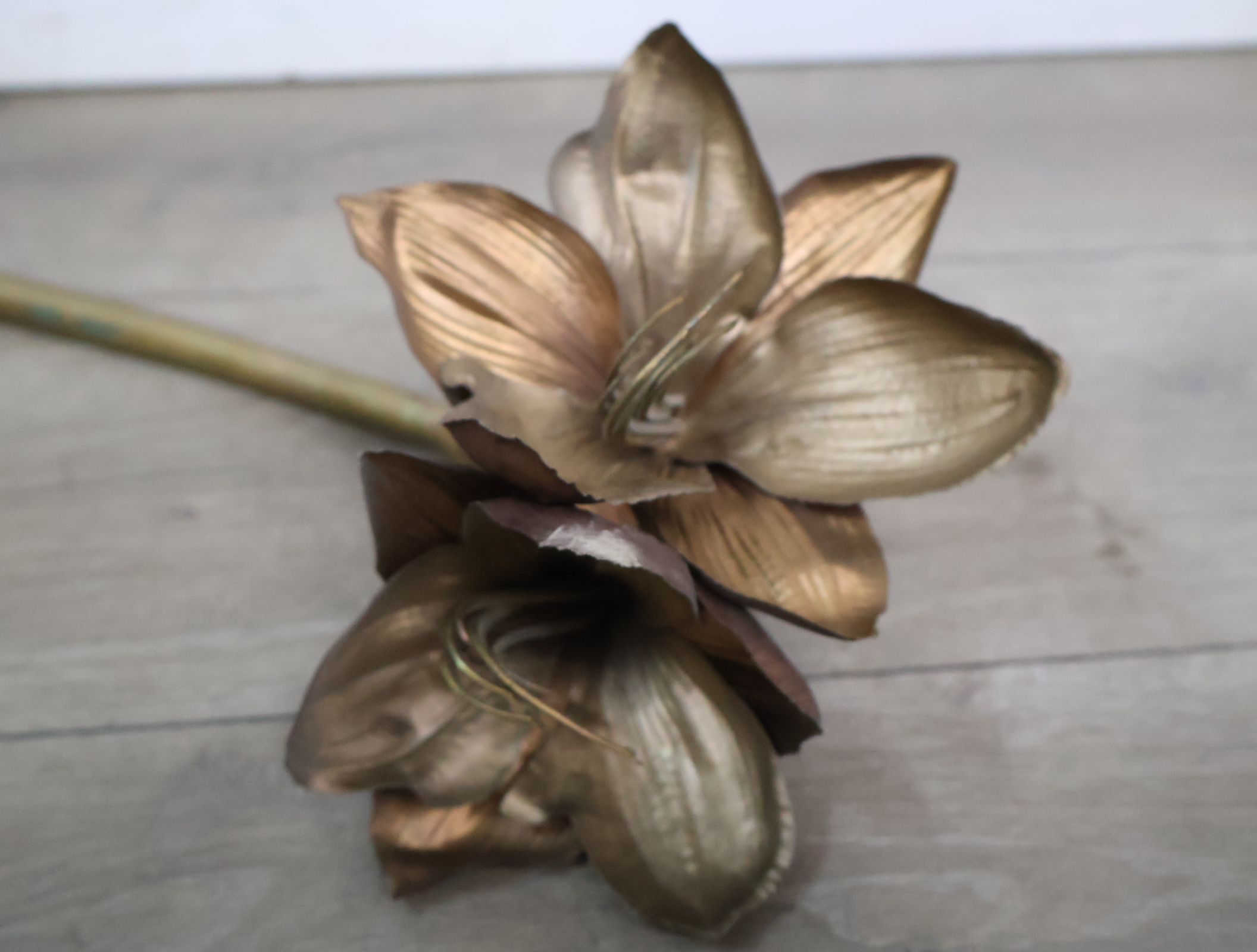 Set van drie gouden kunstbloemen'' – foto 7 – kavel bij GSD Auctions, Zoeterwoude