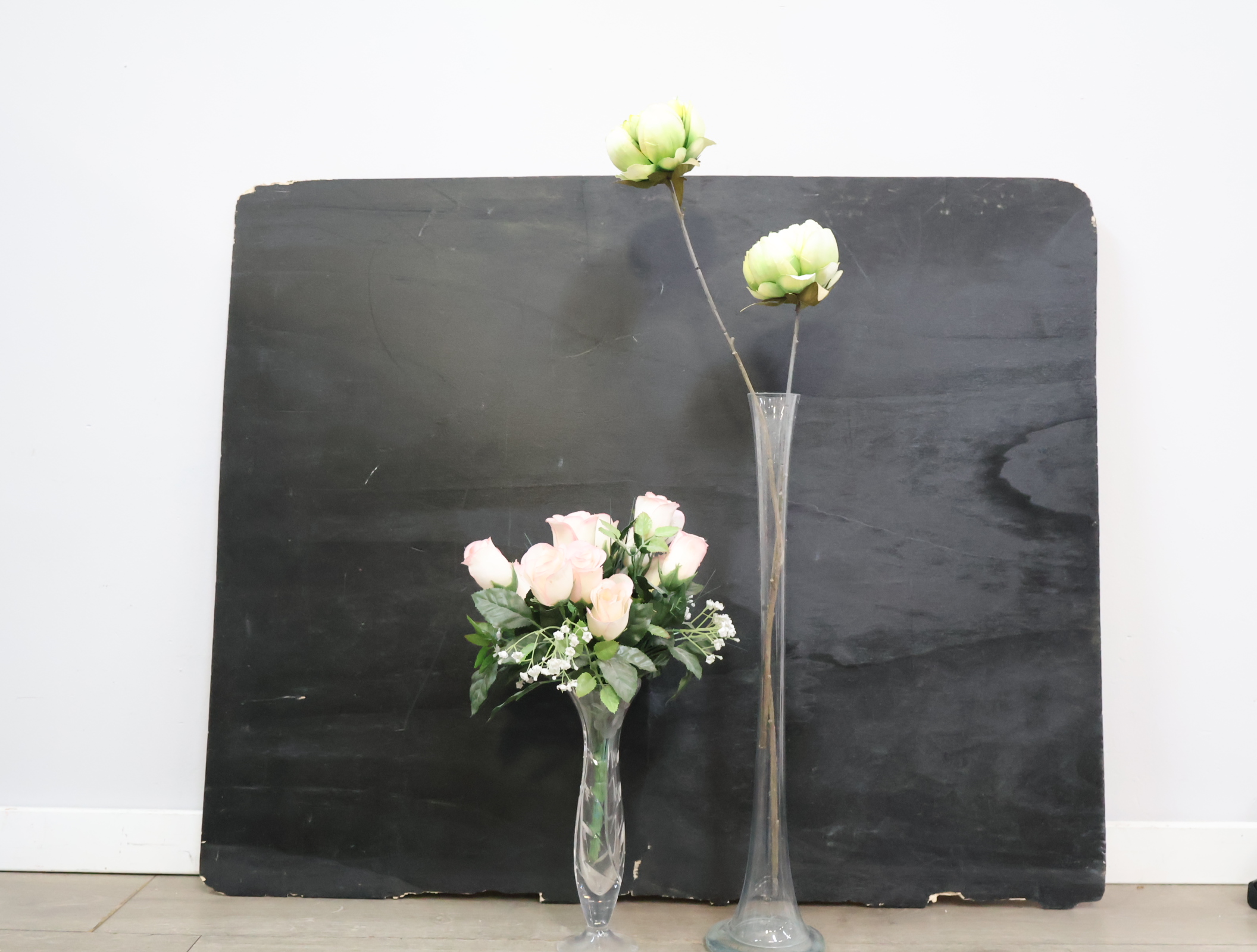 Set glazen vazen met kunstbloemen'' – foto 4 – kavel bij GSD Auctions, Zoeterwoude