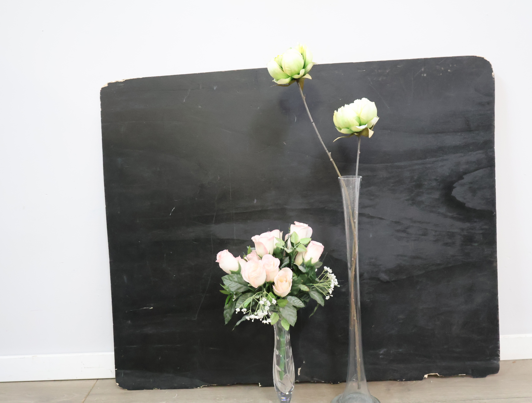 Set glazen vazen met kunstbloemen'' – foto 5 – kavel bij GSD Auctions, Zoeterwoude