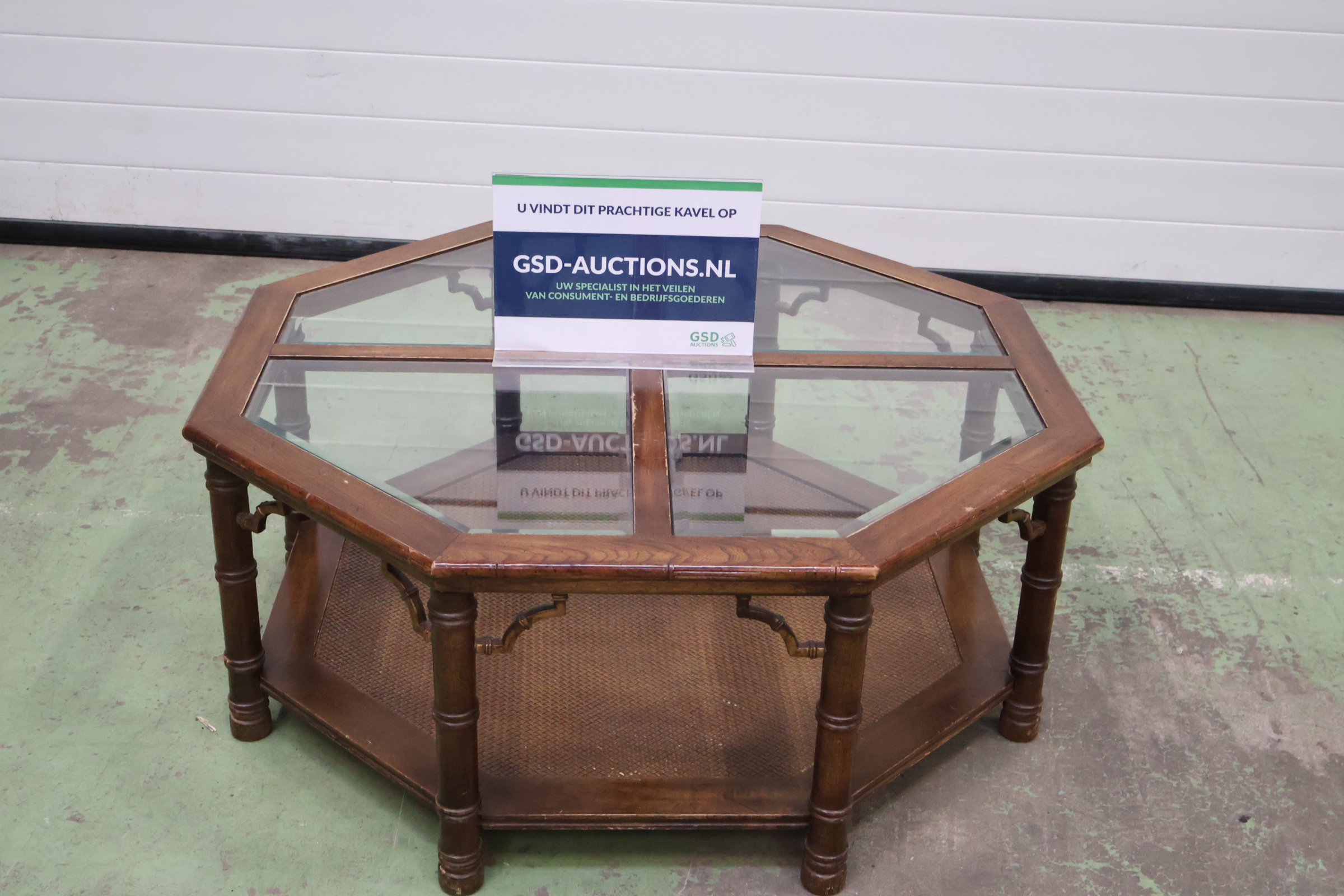Houten Salontafel met Glazen Blad'' – foto 2 – kavel bij GSD Auctions, Zoeterwoude