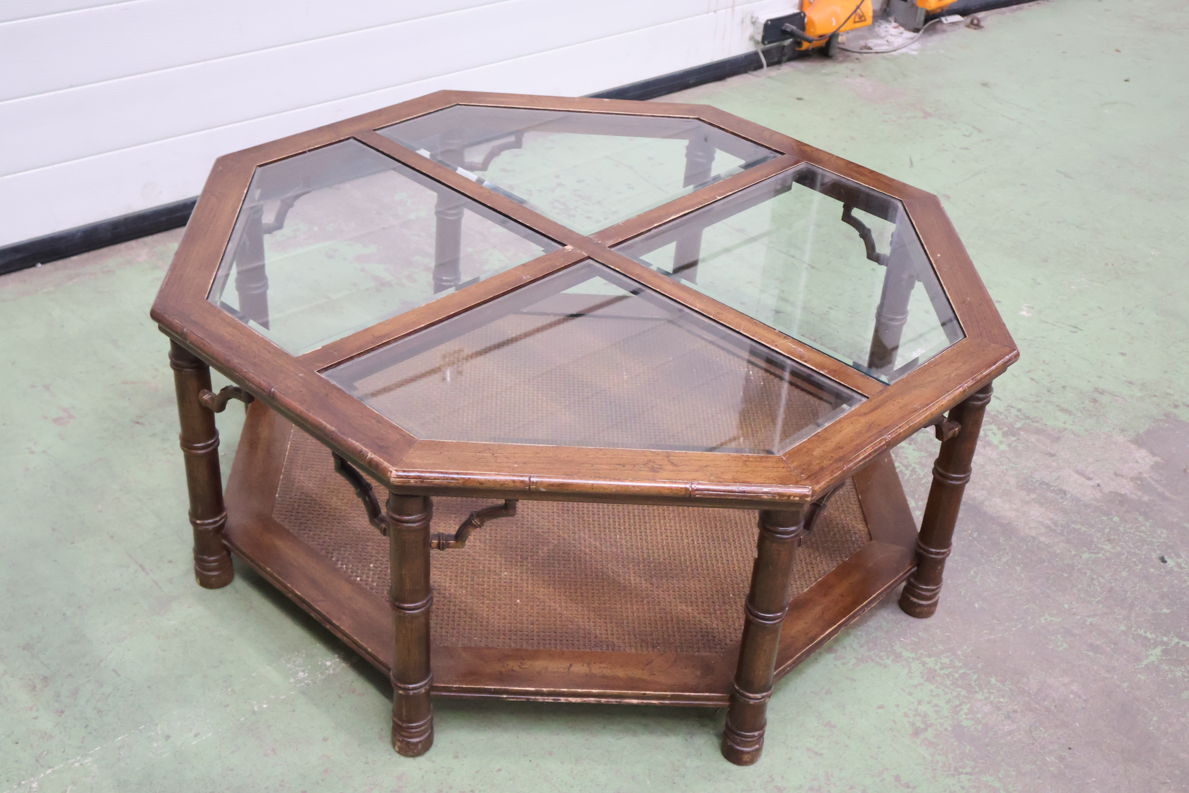 Houten Salontafel met Glazen Blad'' – foto 10 – kavel bij GSD Auctions, Zoeterwoude