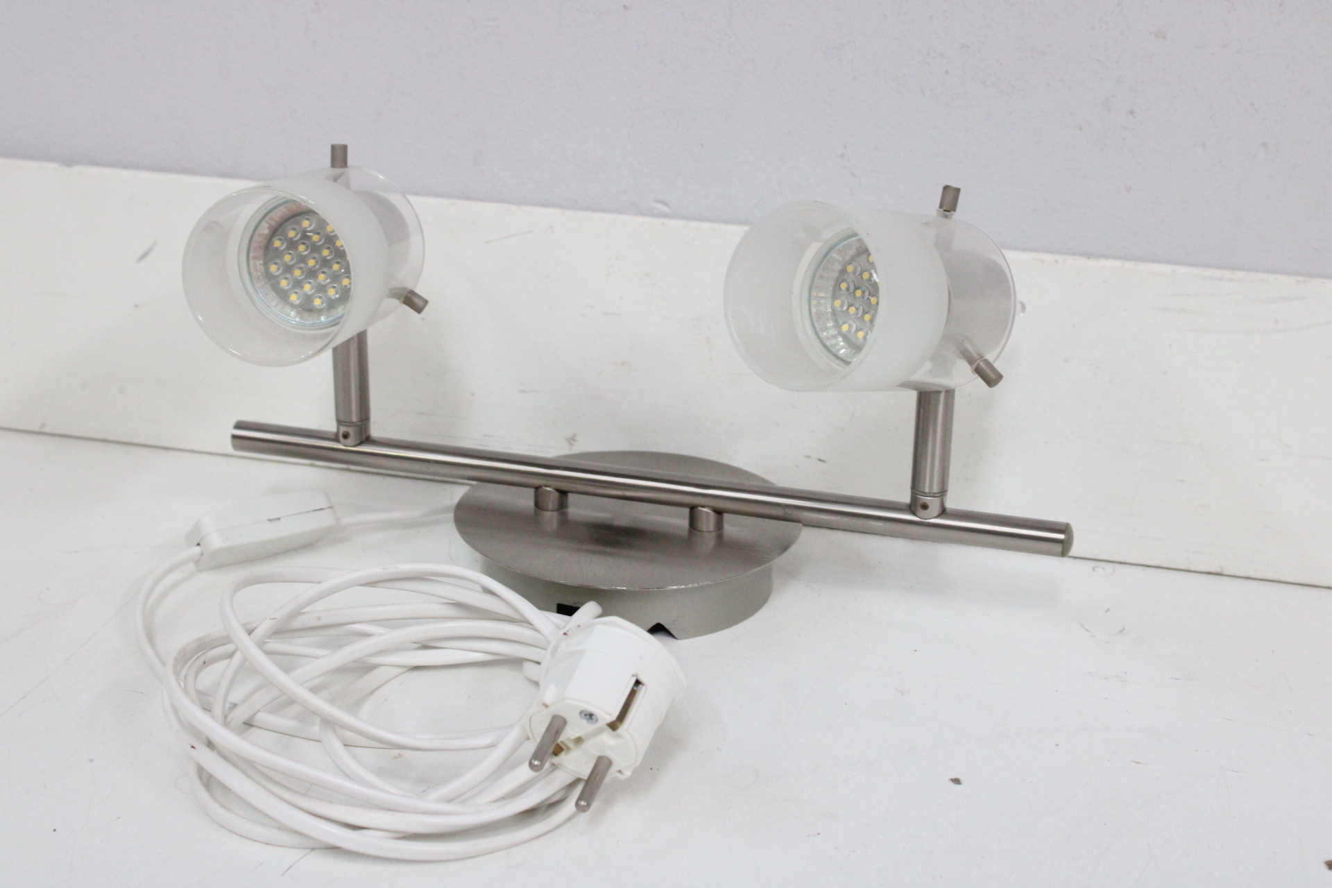 Moderne dubbele LED Plafonniere'' – foto 3 – kavel bij GSD Auctions, Zoeterwoude