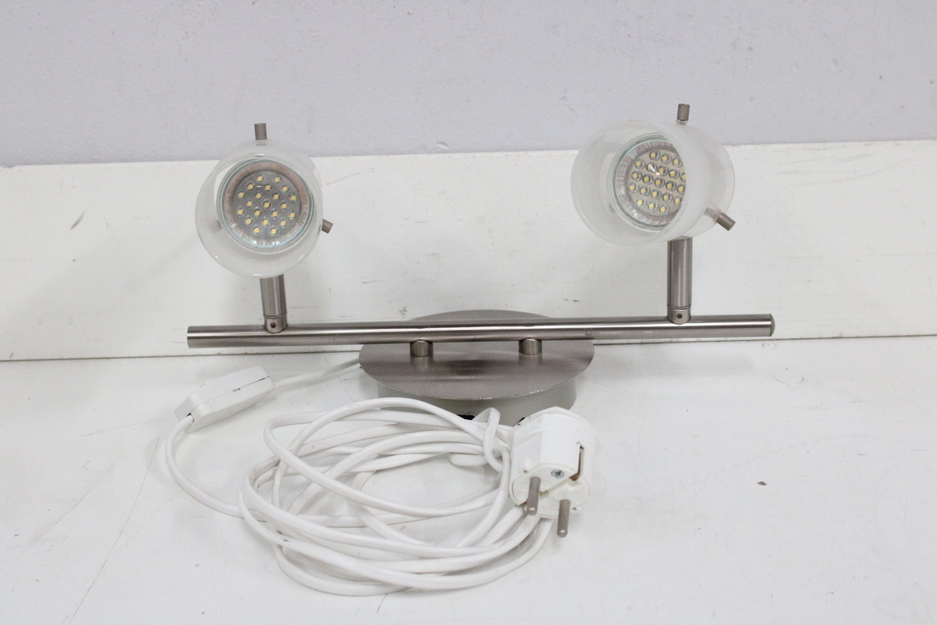Moderne dubbele LED Plafonniere'' – foto 4 – kavel bij GSD Auctions, Zoeterwoude