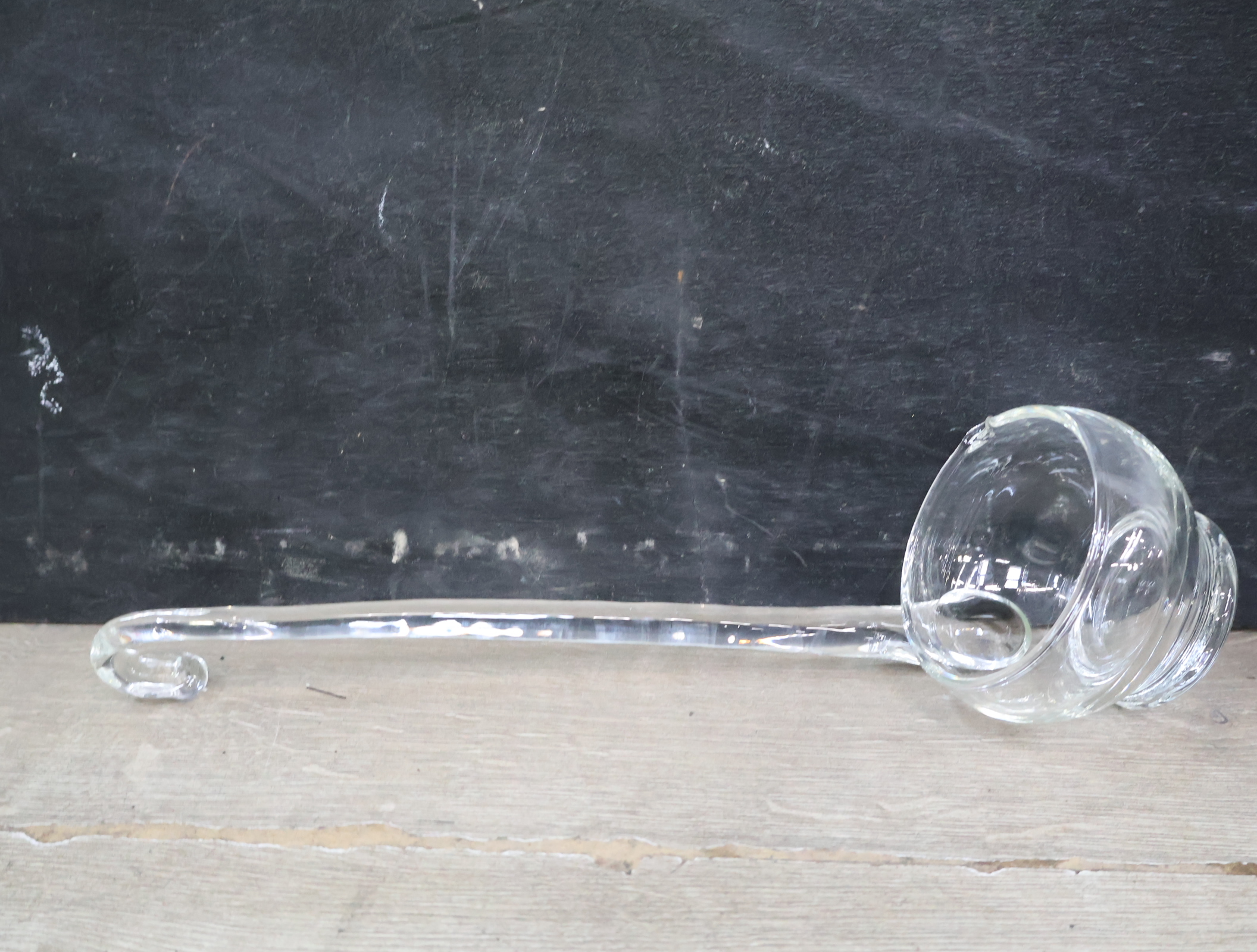 Set van 2 glazen koppen met gegraveerd patroon'' – foto 4 – kavel bij GSD Auctions, Zoeterwoude