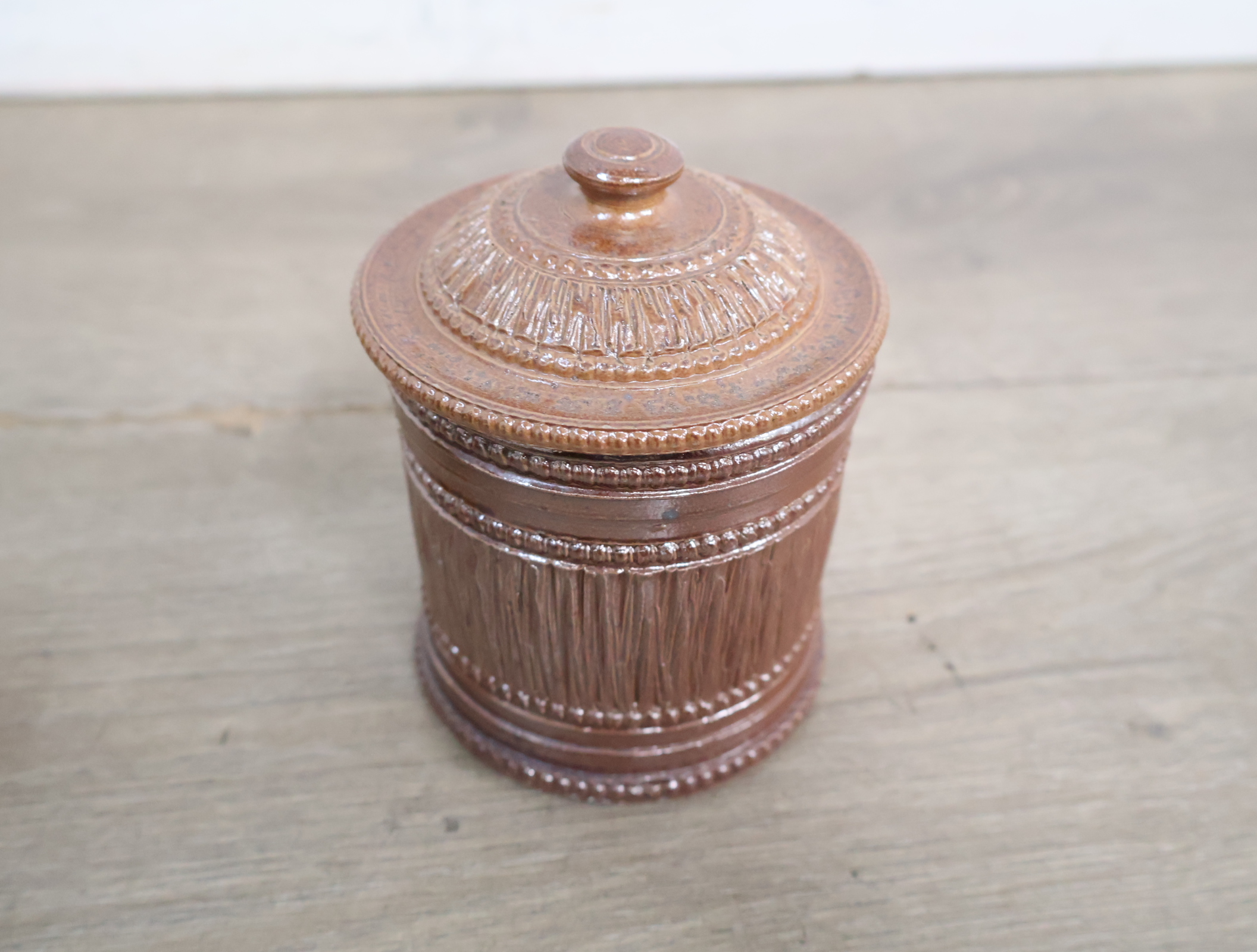 Aardewerk vaas en potje met deksel'' – foto 7 – kavel bij GSD Auctions, Zoeterwoude