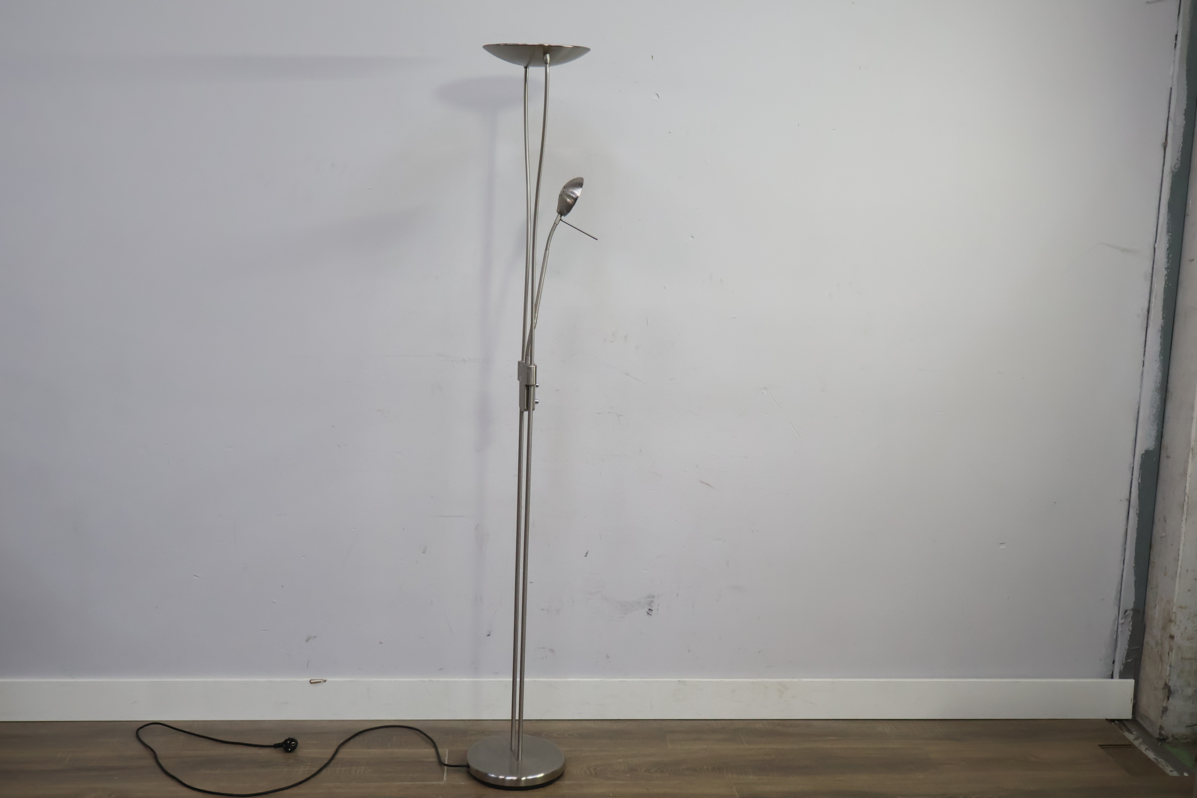 Staande leeslamp met halogeen spot'' – foto 3 – kavel bij GSD Auctions, Zoeterwoude