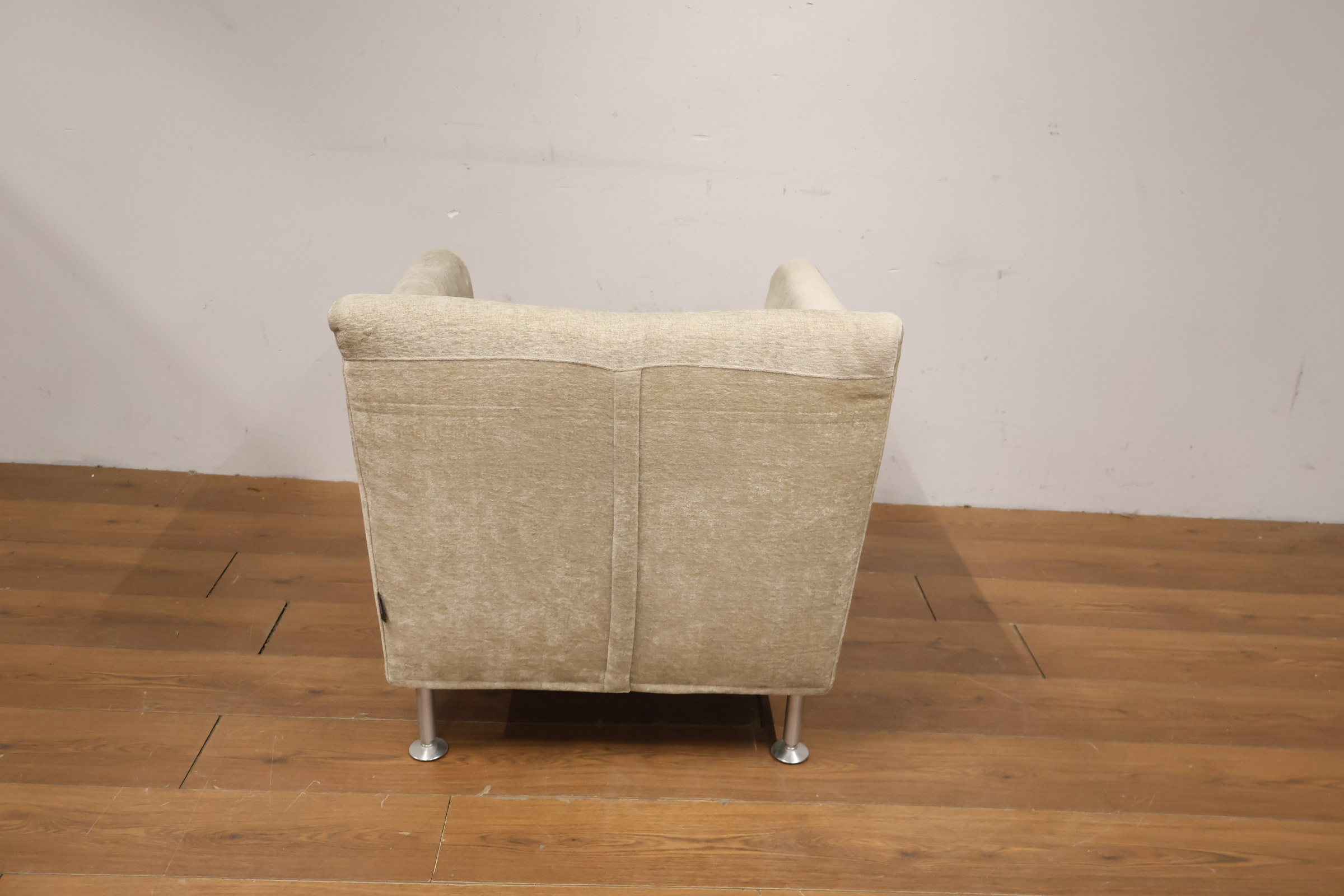 Cristian - Beige stoffen fauteuil'' – foto 5 – kavel bij GSD Auctions, Zoeterwoude