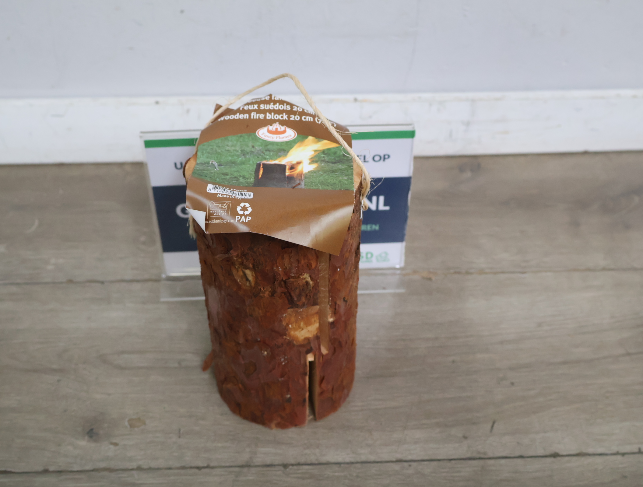 Blok aanmaakhaardhout met touwtje'' – foto 2 – kavel bij GSD Auctions, Zoeterwoude