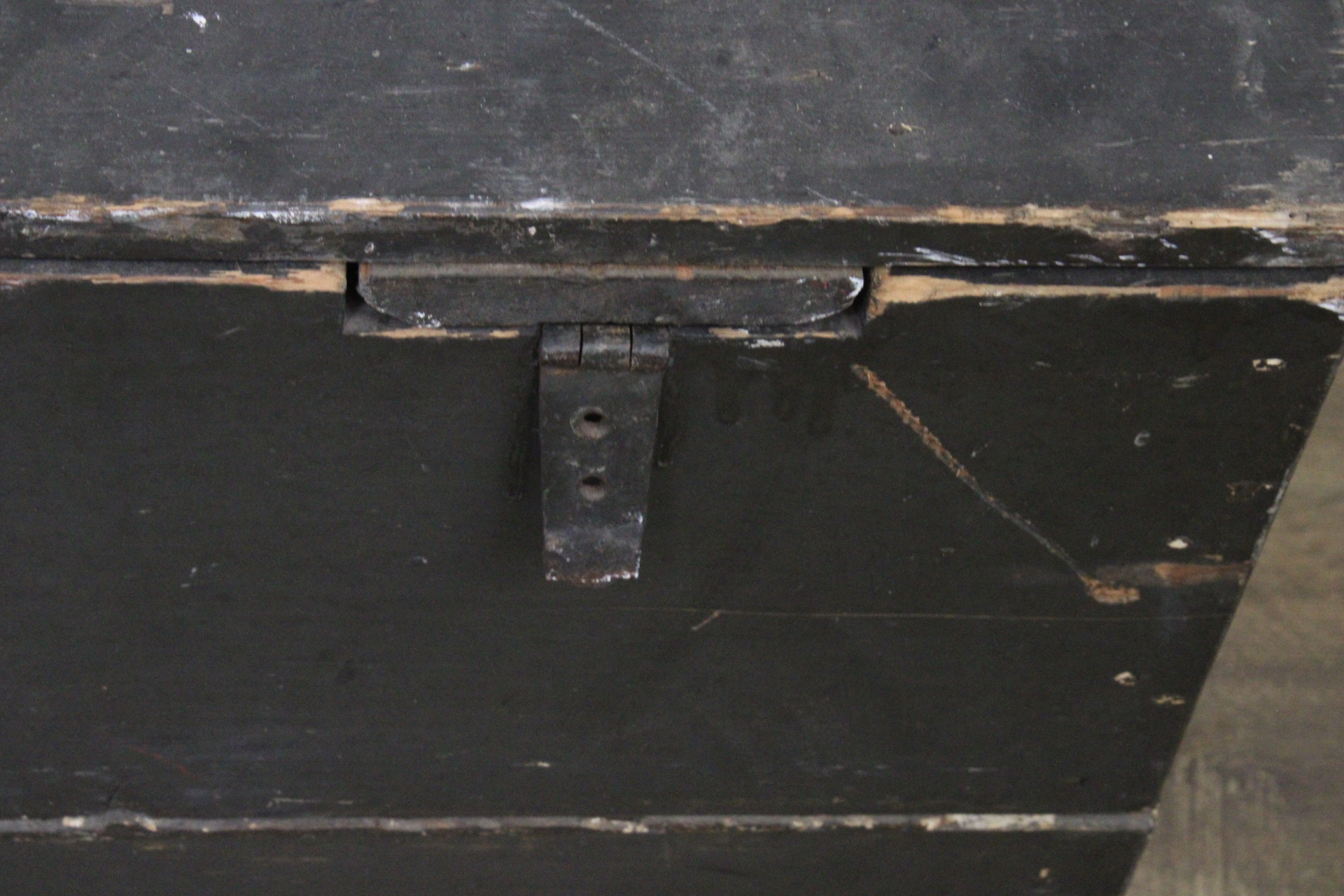 Houten kist met klepdeksel'' – foto 9 – kavel bij GSD Auctions, Zoeterwoude