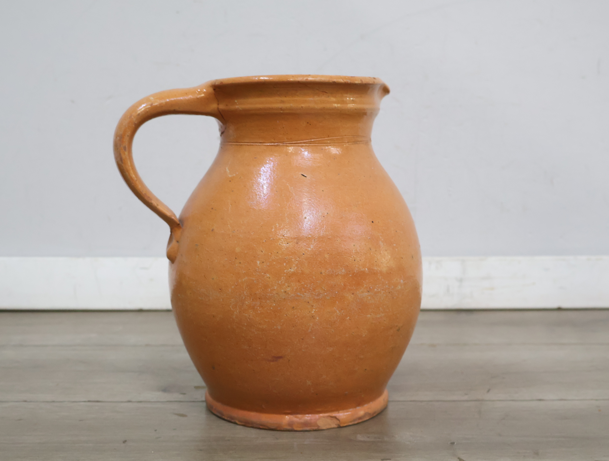 Aardewerk kruik met schenktuit'' – foto 8 – kavel bij GSD Auctions, Zoeterwoude