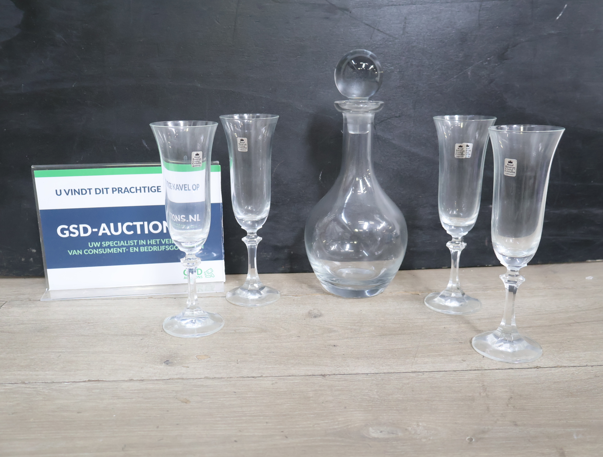 Kristallen karaf met 4 glazen'' – kavel bij GSD Auctions, Zoeterwoude