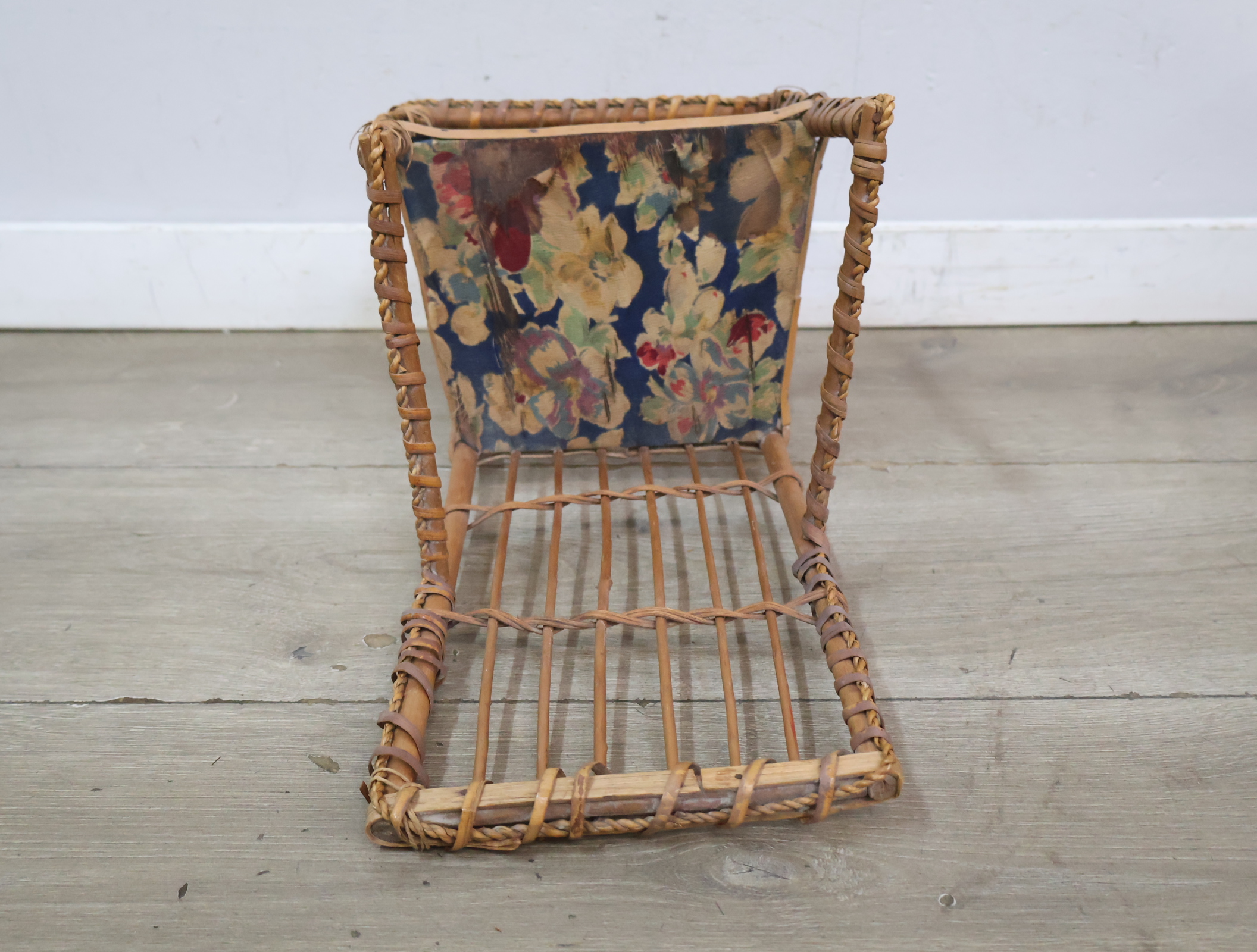 Vintage Rotan Poppenstoel met beklede zitting'' – foto 9 – kavel bij GSD Auctions, Zoeterwoude