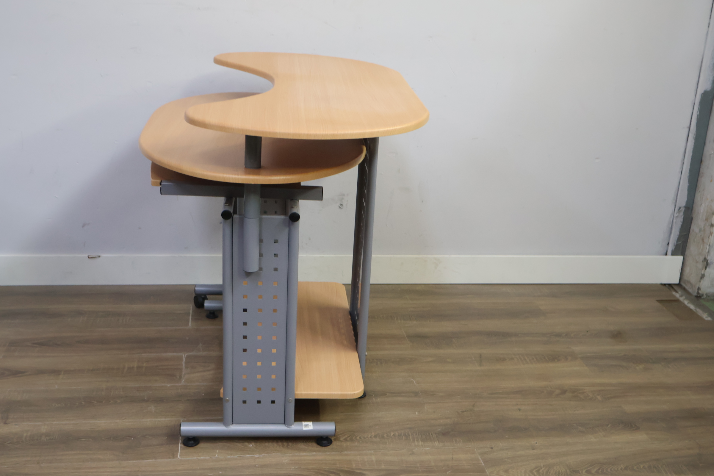 Bureau met meerdere schappen'' – foto 8 – kavel bij GSD Auctions, Zoeterwoude