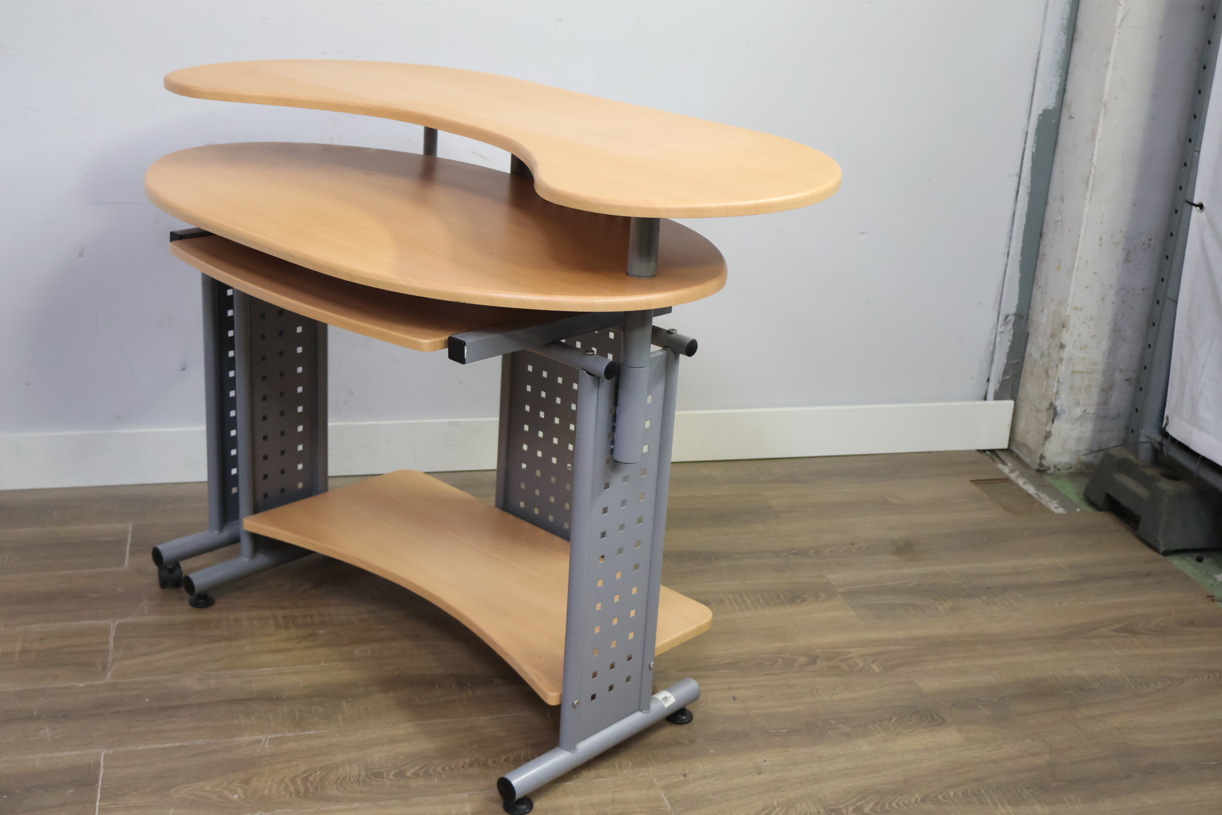 Bureau met meerdere schappen'' – foto 9 – kavel bij GSD Auctions, Zoeterwoude