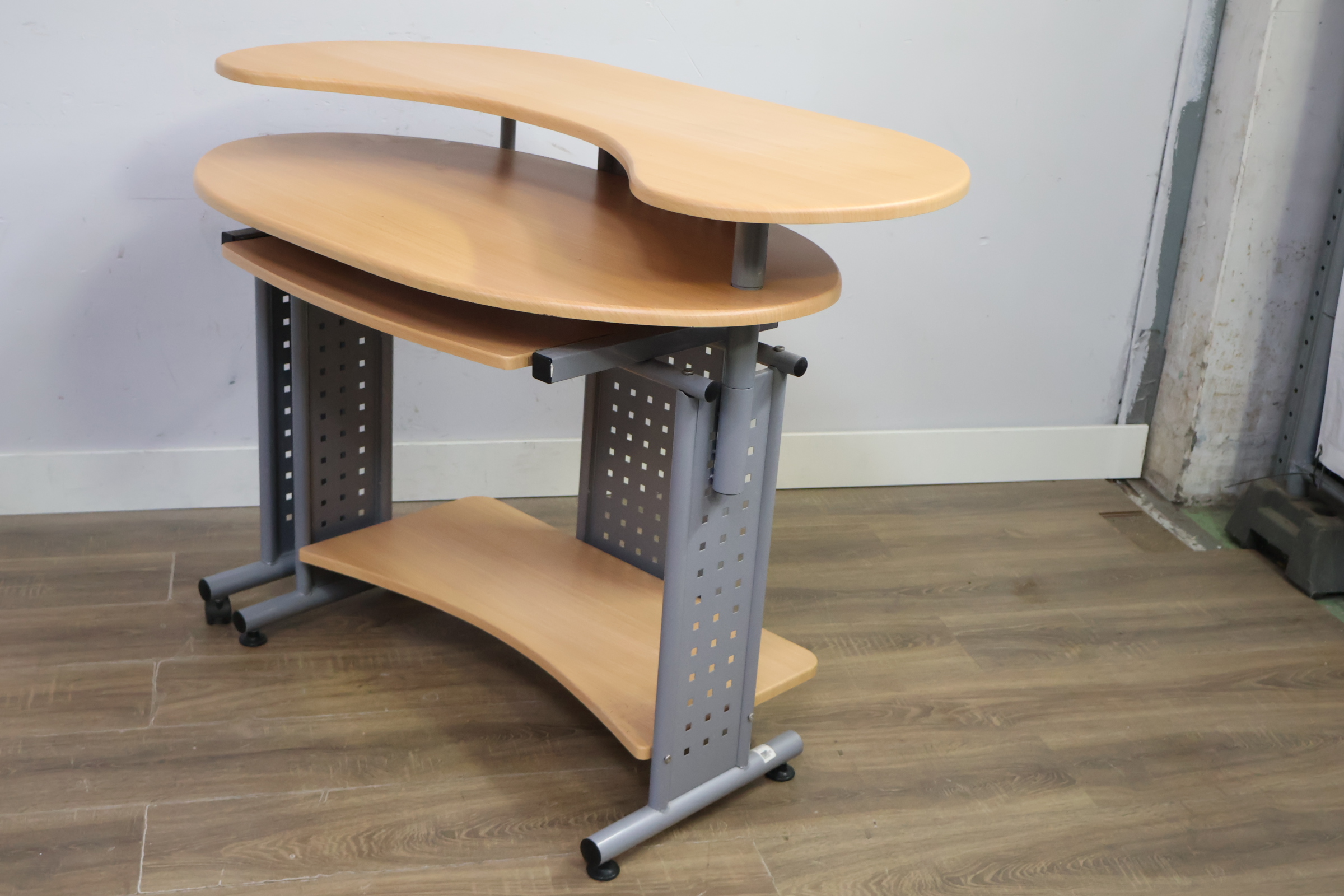 Bureau met meerdere schappen'' – foto 10 – kavel bij GSD Auctions, Zoeterwoude