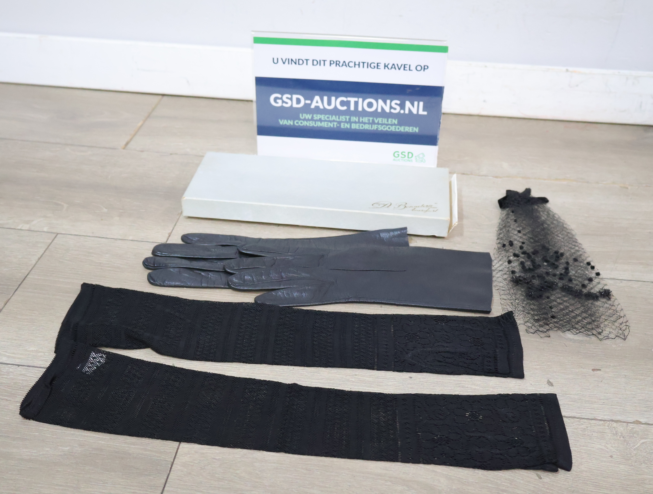 Set damesaccessoires zwart'' – kavel bij GSD Auctions, Zoeterwoude