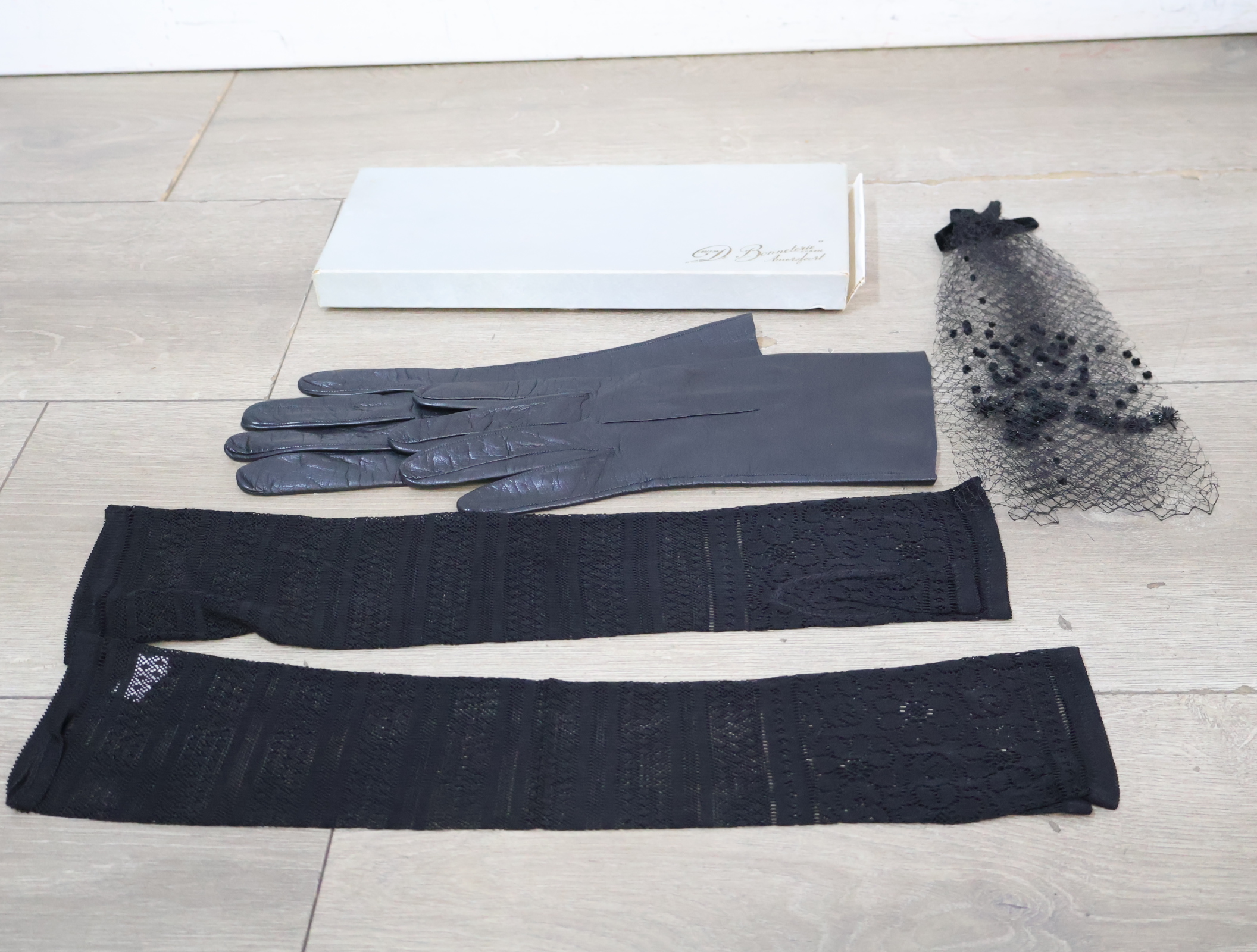 Set damesaccessoires zwart'' – foto 3 – kavel bij GSD Auctions, Zoeterwoude
