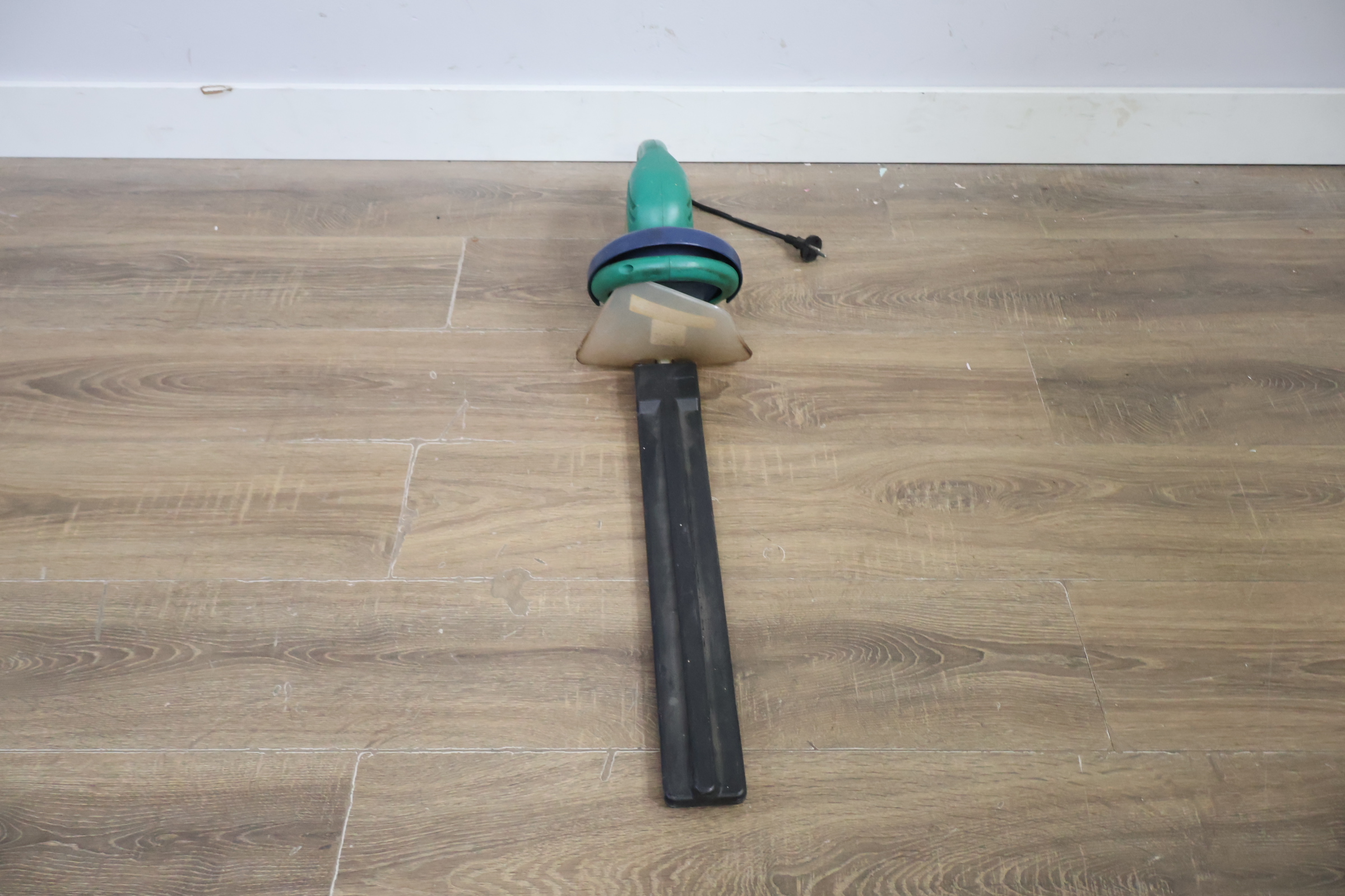 Elektrische heggenschaar van FERM'' – foto 2 – kavel bij GSD Auctions, Zoeterwoude