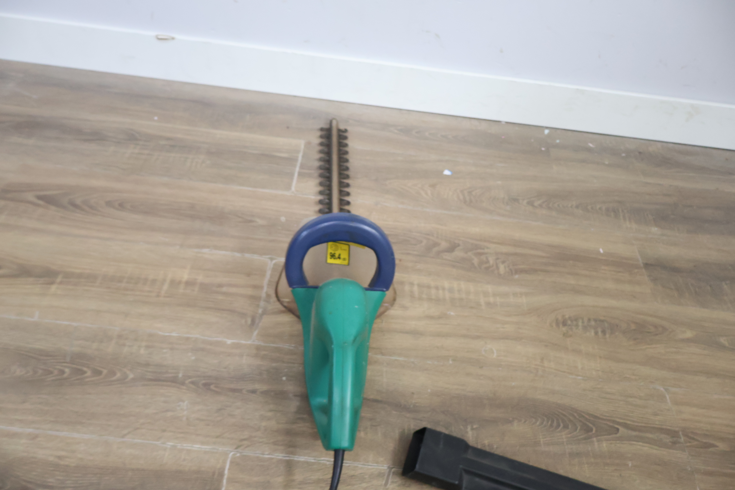 Elektrische heggenschaar van FERM'' – foto 6 – kavel bij GSD Auctions, Zoeterwoude