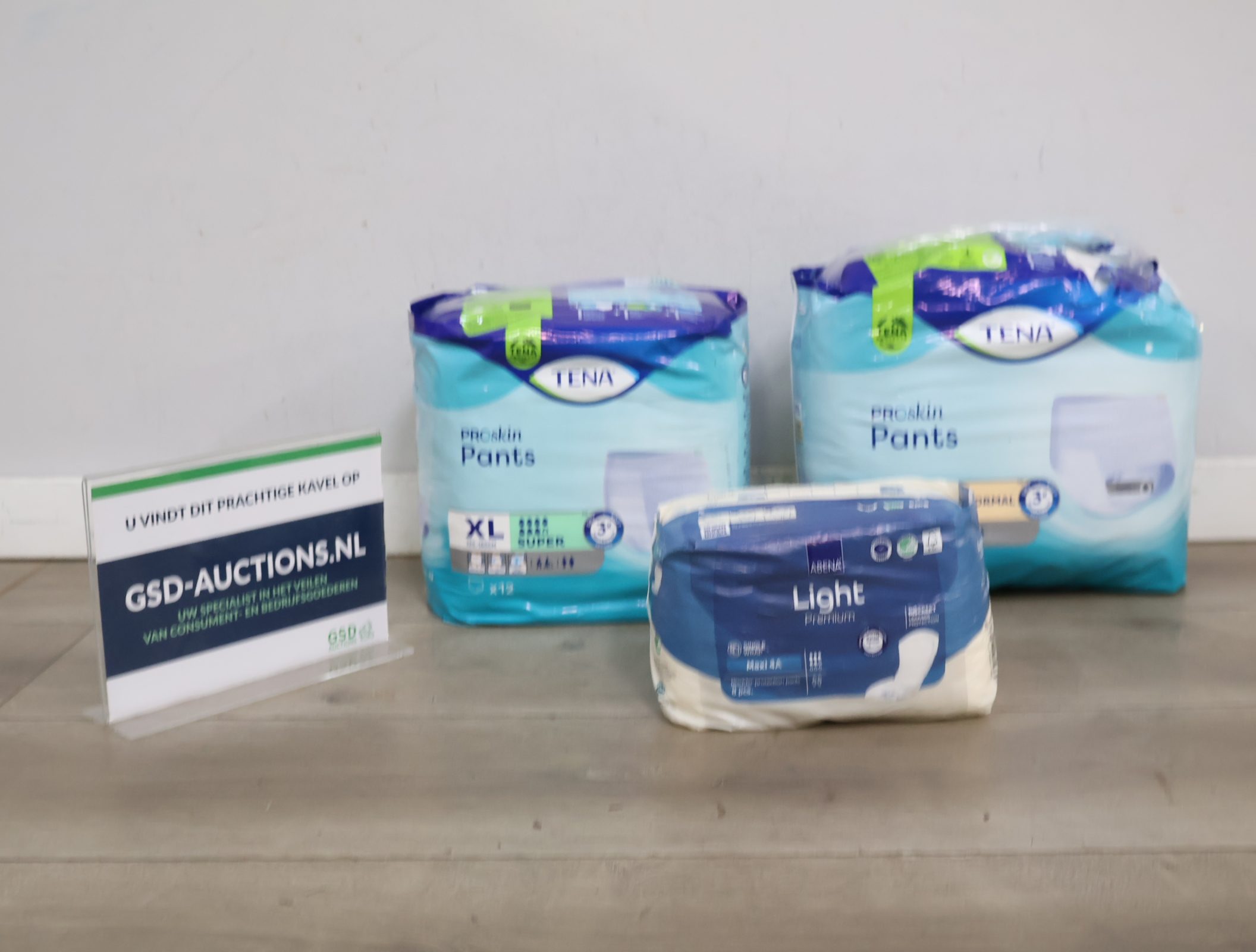 Pakket incontinentiebroekjes en pants'' – foto 2 – kavel bij GSD Auctions, Zoeterwoude