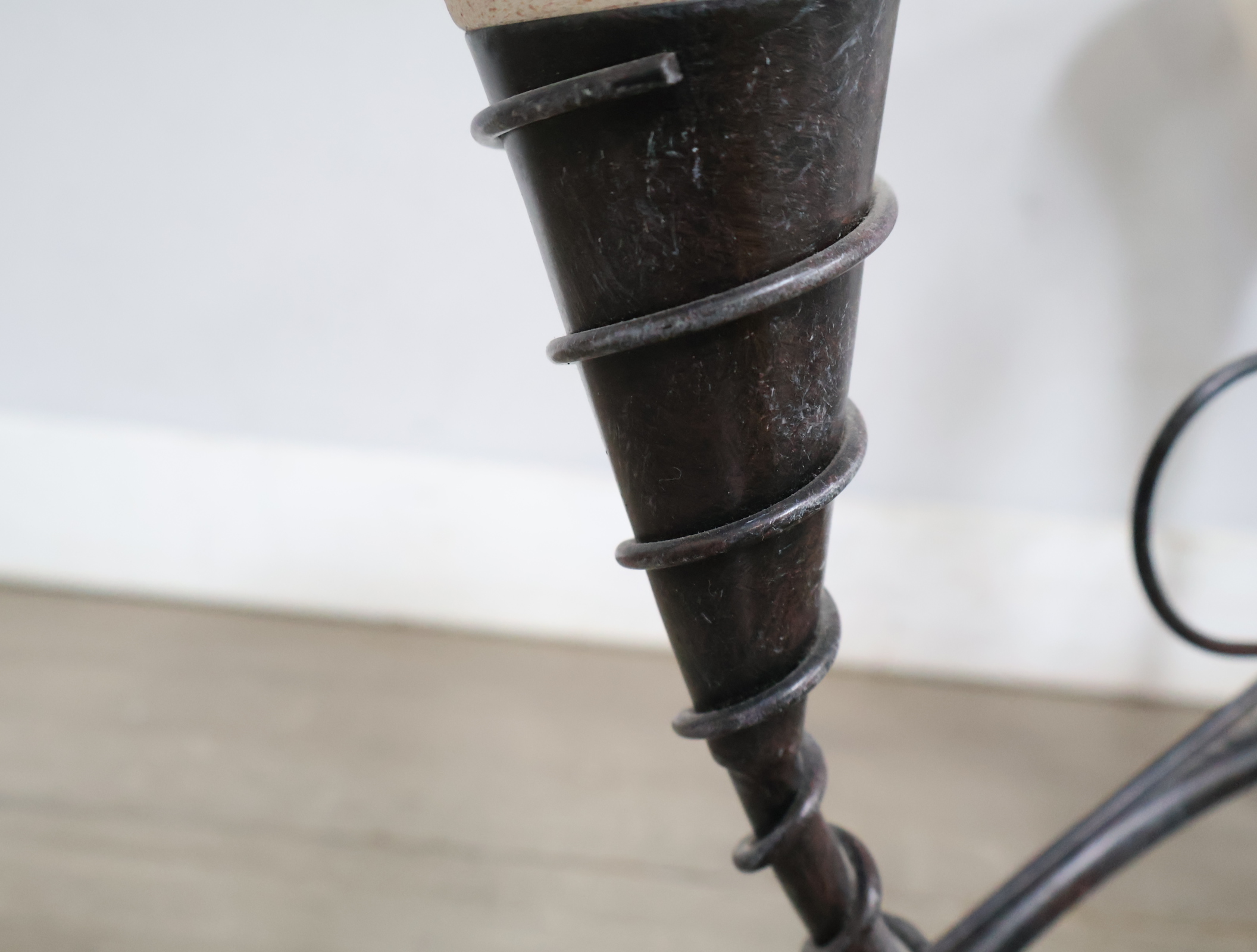 Driearmige hanglamp met glazen kap'' – foto 7 – kavel bij GSD Auctions, Zoeterwoude