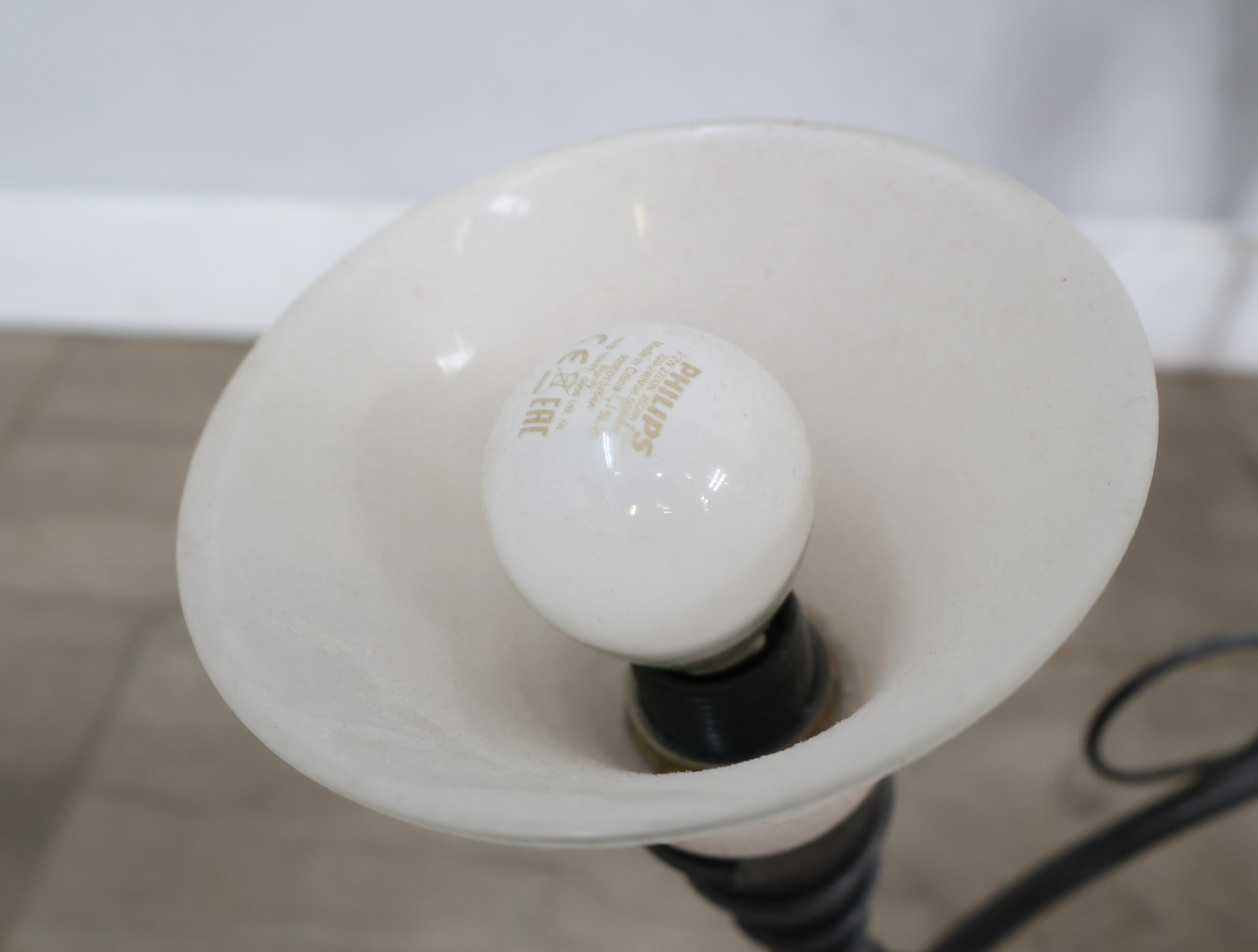 Driearmige hanglamp met glazen kap'' – foto 8 – kavel bij GSD Auctions, Zoeterwoude