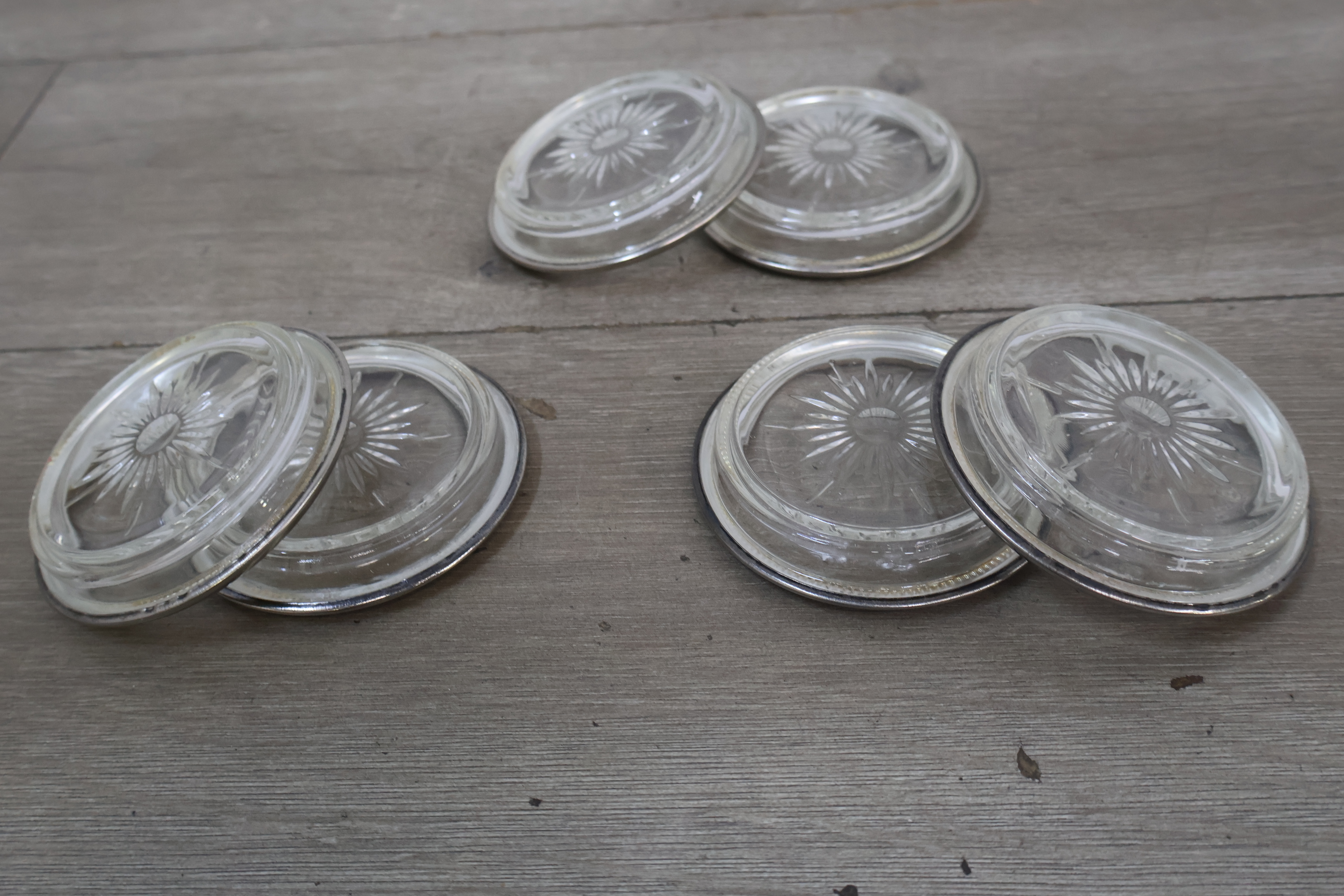 Zes Kristallen onderzetters met metalen rand'' – foto 8 – kavel bij GSD Auctions, Zoeterwoude