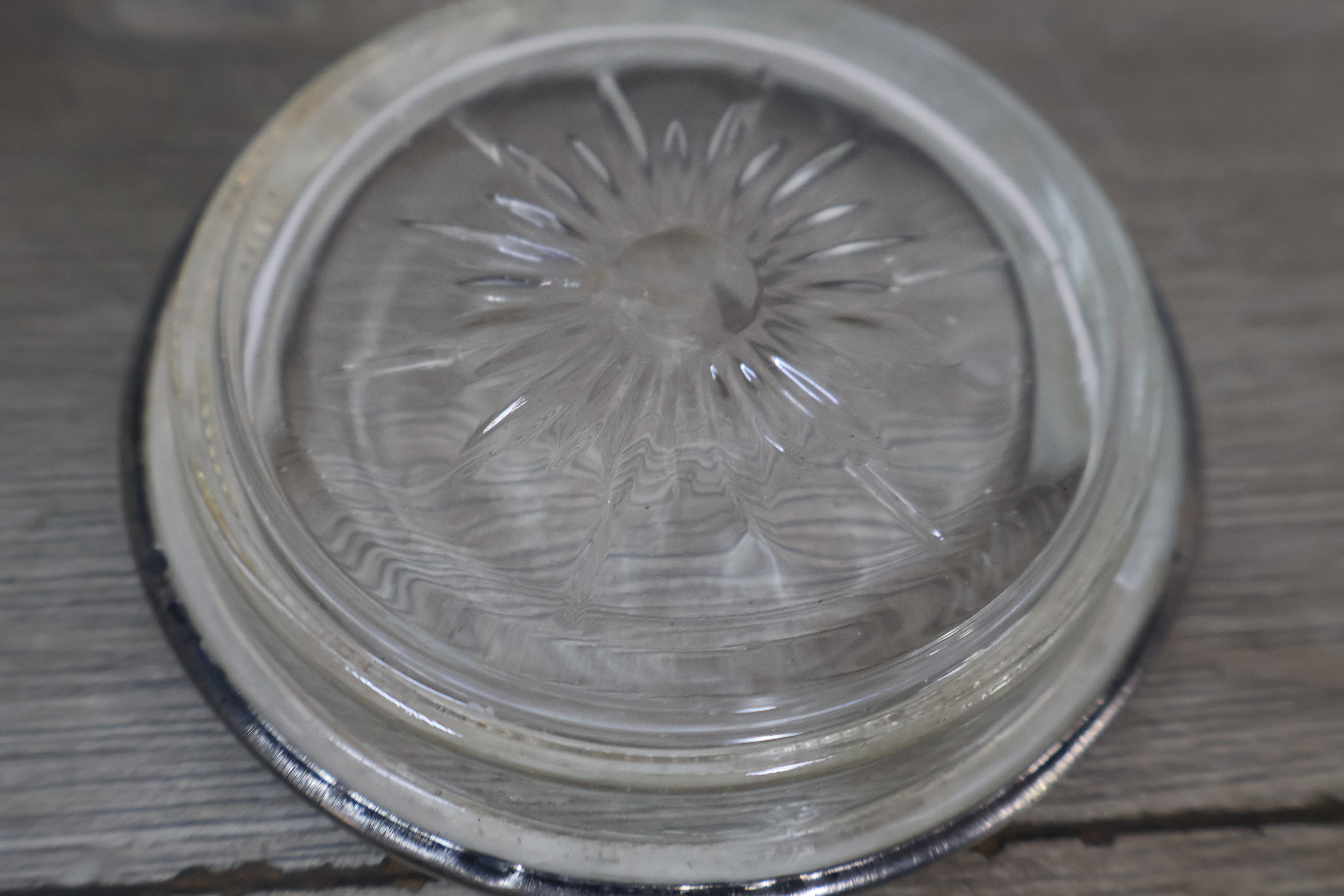 Zes Kristallen onderzetters met metalen rand'' – foto 10 – kavel bij GSD Auctions, Zoeterwoude