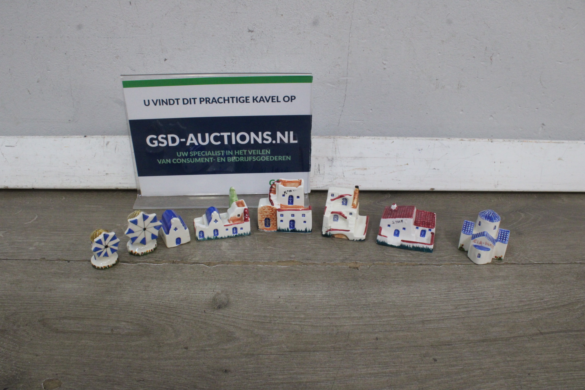 Set kleine keramische Griekse huisjes'' – kavel bij GSD Auctions, Zoeterwoude