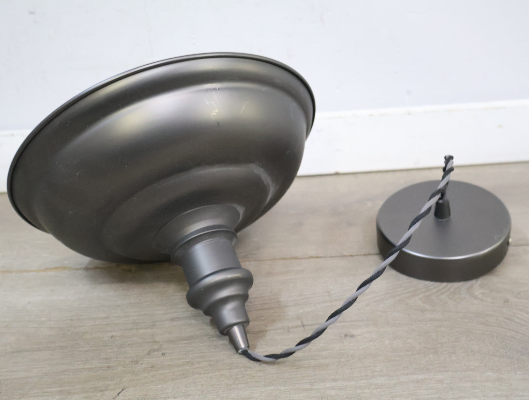 Hanglamp - Industriële Stijl'' – foto 3 – kavel bij GSD Auctions, Zoeterwoude