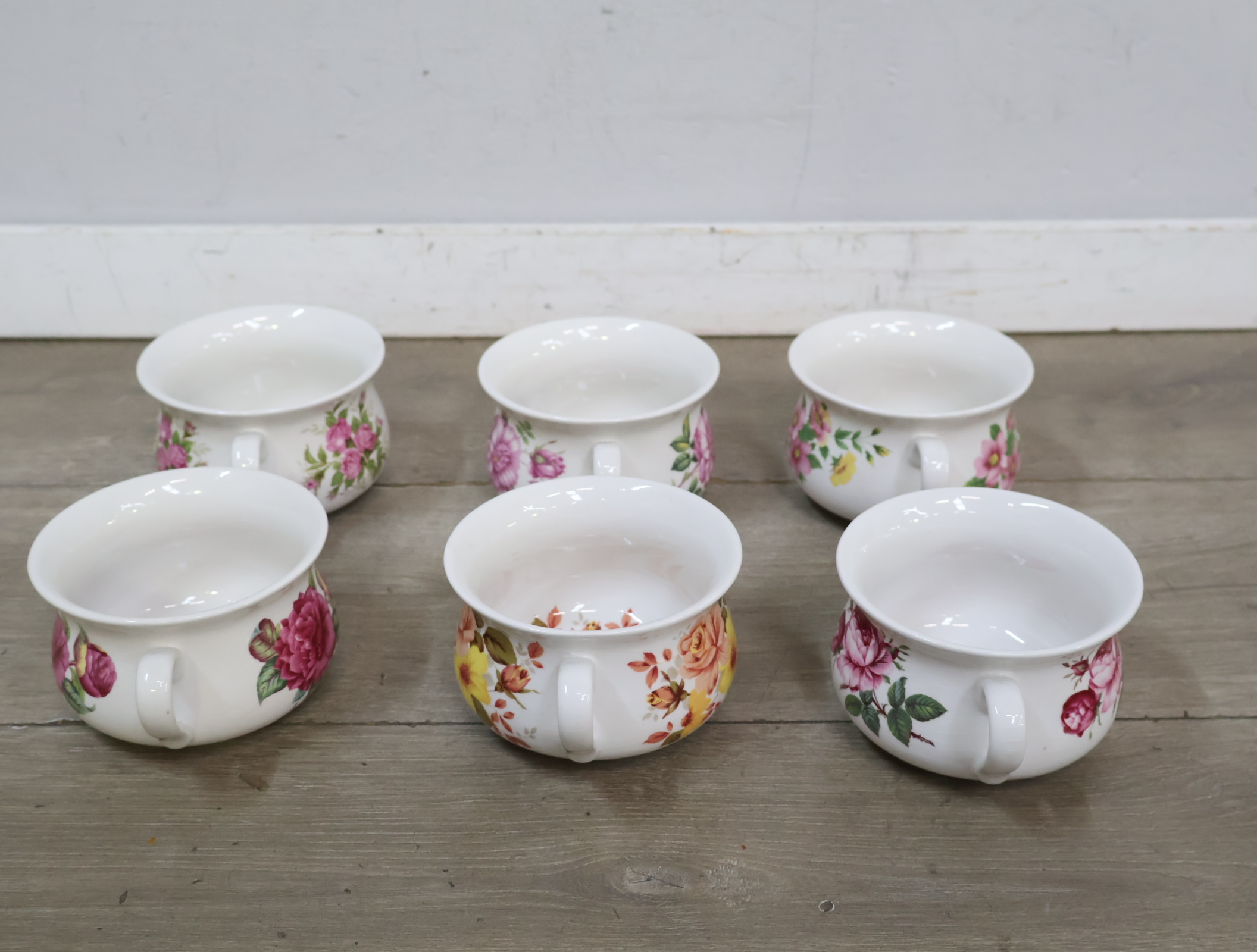 Porseleinen kopjes met bloemenmotief'' – foto 5 – kavel bij GSD Auctions, Zoeterwoude