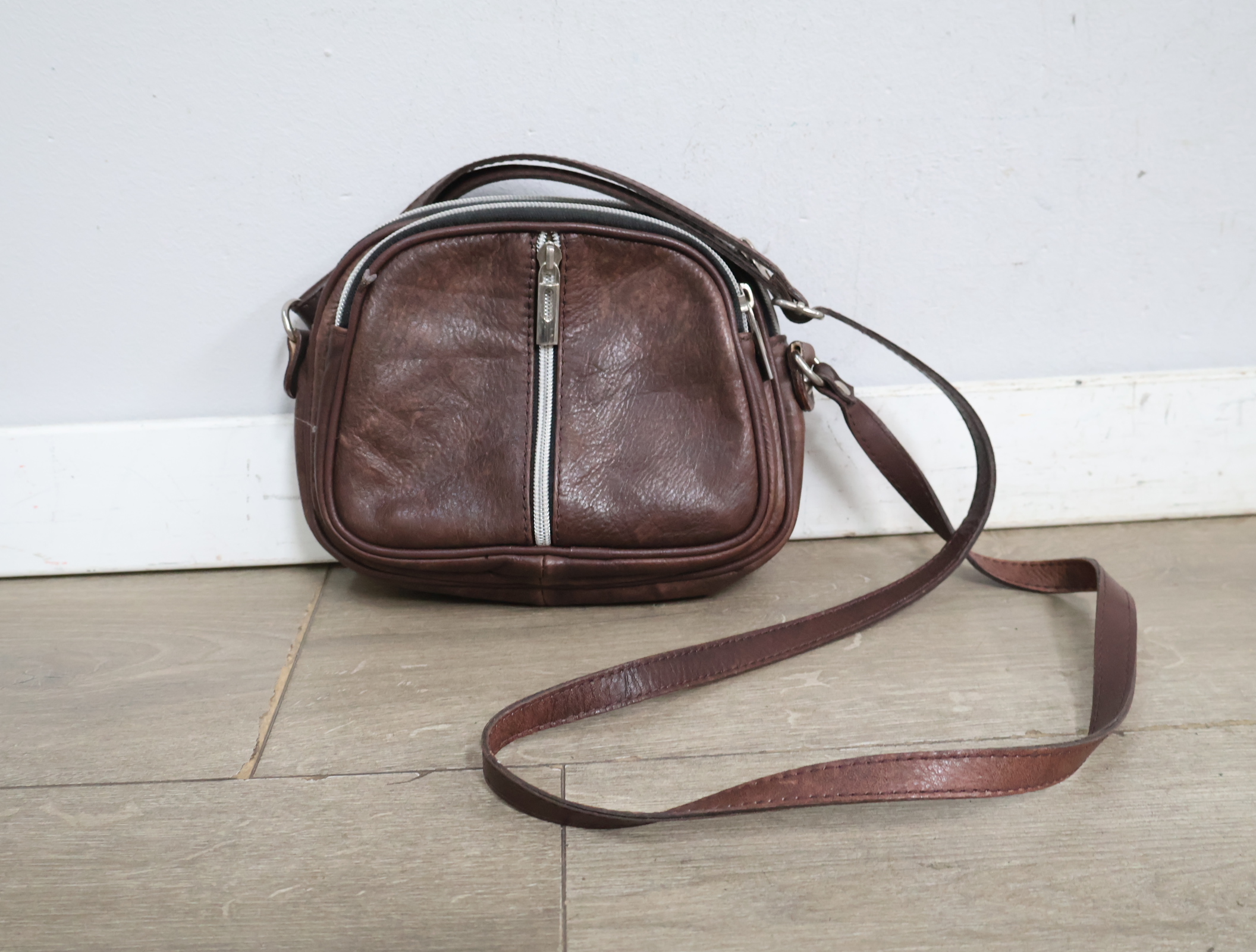 Bruine leren damestas'' – foto 3 – kavel bij GSD Auctions, Zoeterwoude