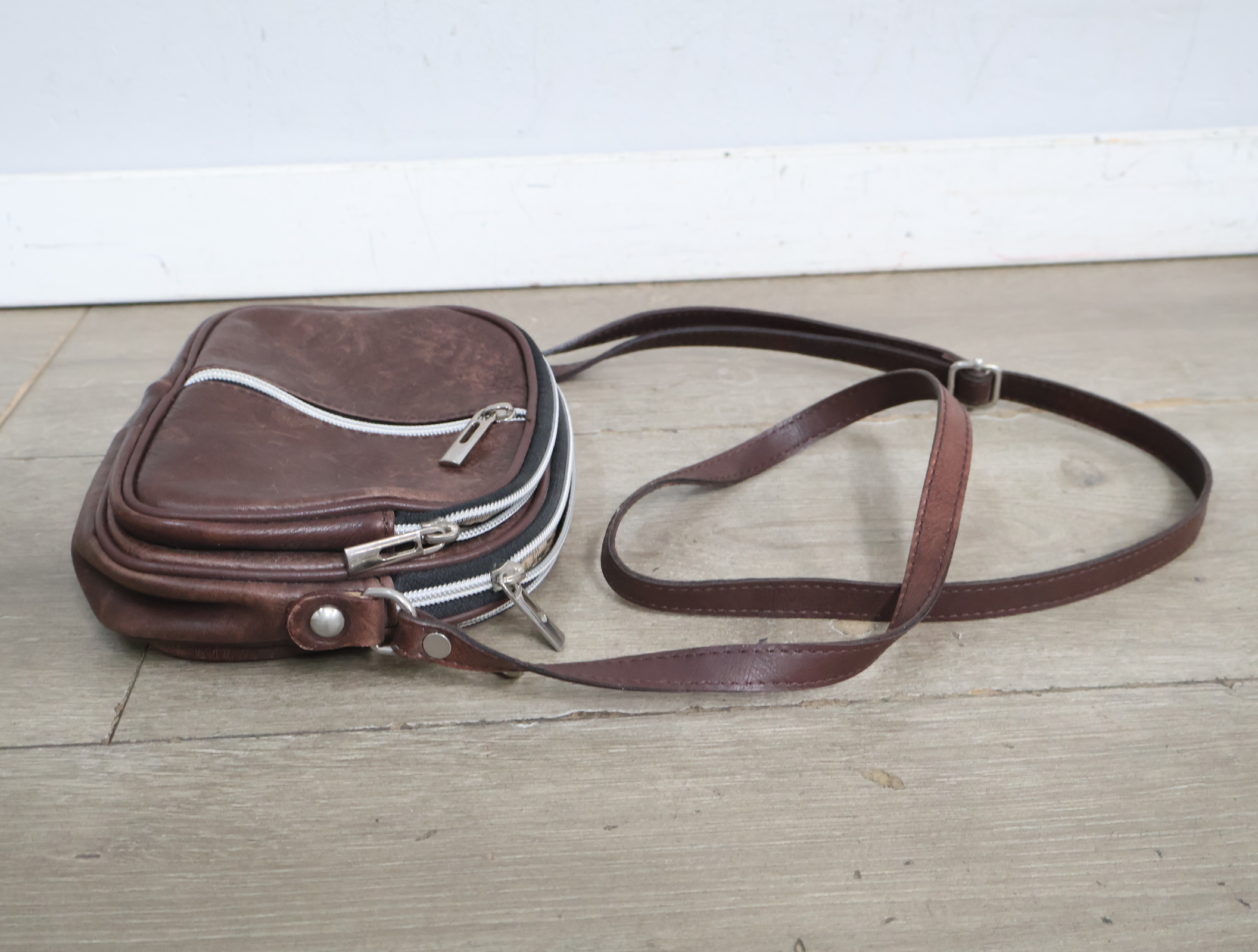 Bruine leren damestas'' – foto 10 – kavel bij GSD Auctions, Zoeterwoude