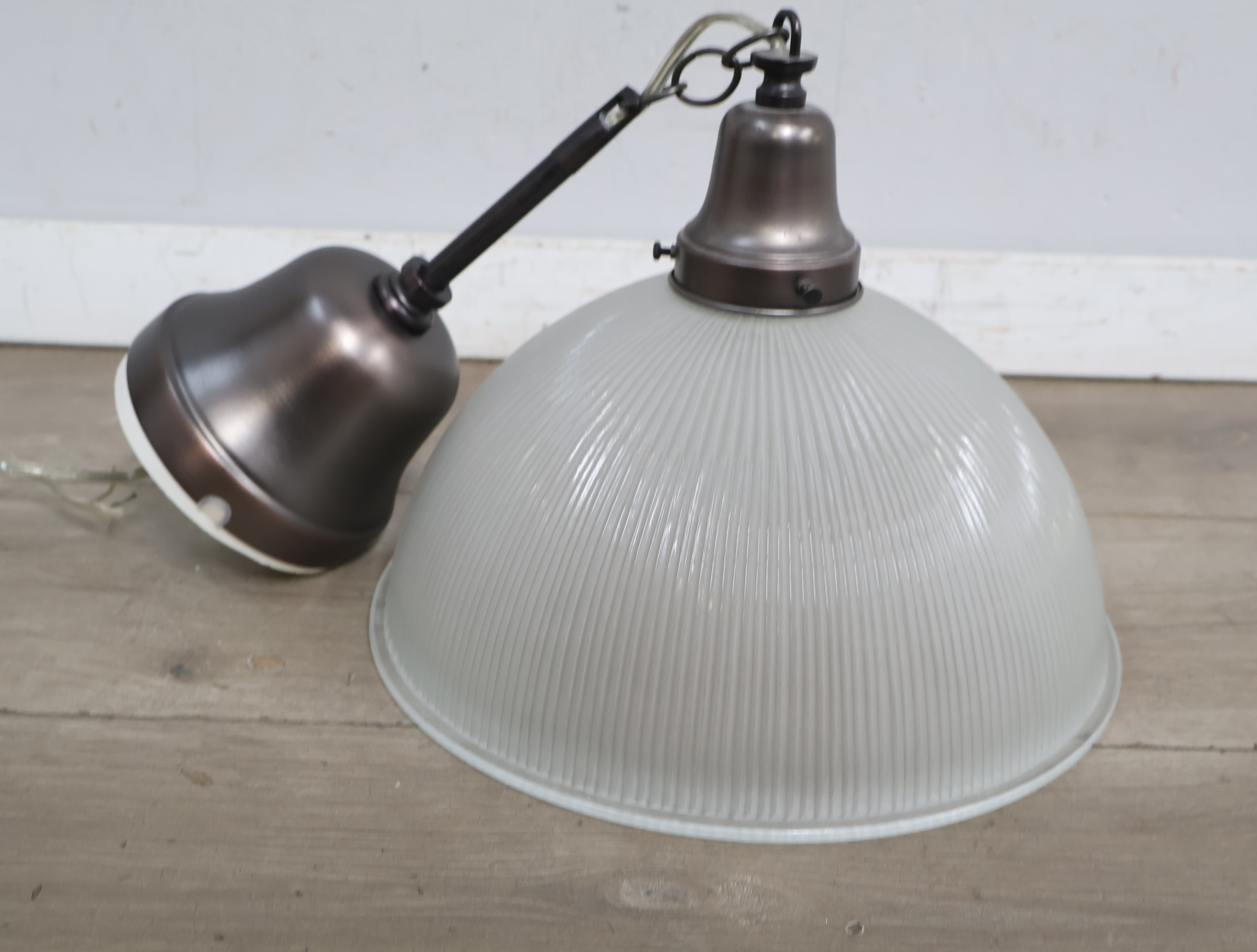 Hanglamp met glazen kap'' – foto 3 – kavel bij GSD Auctions, Zoeterwoude