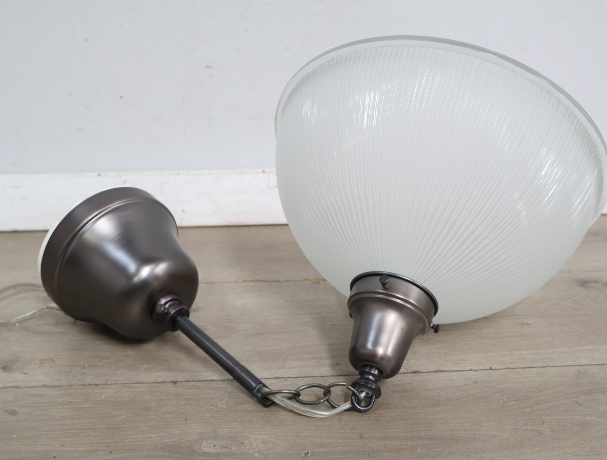 Hanglamp met glazen kap'' – foto 5 – kavel bij GSD Auctions, Zoeterwoude