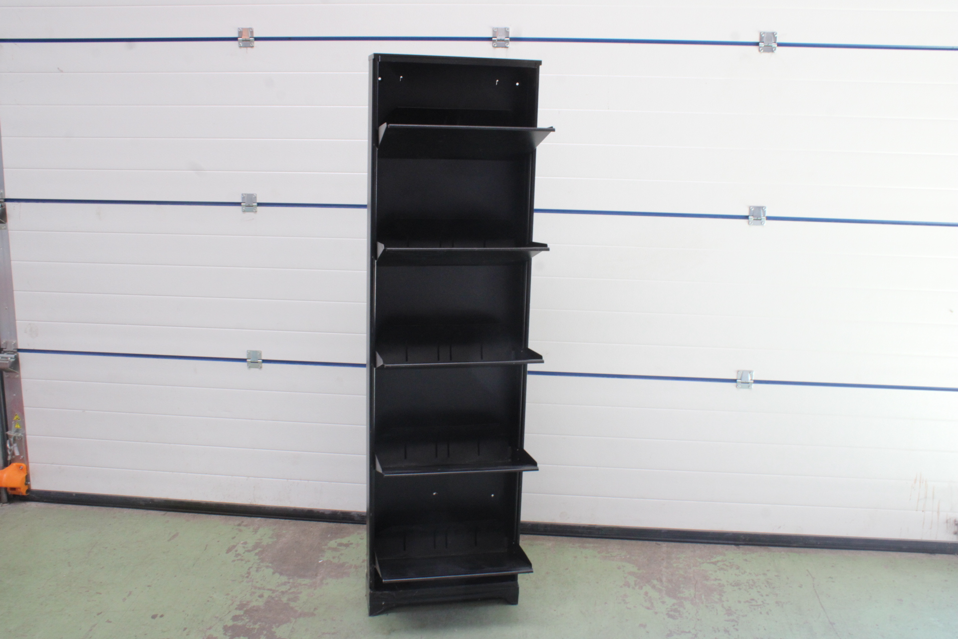 Metalen schoenenkast'' – foto 2 – kavel bij GSD Auctions, Zoeterwoude