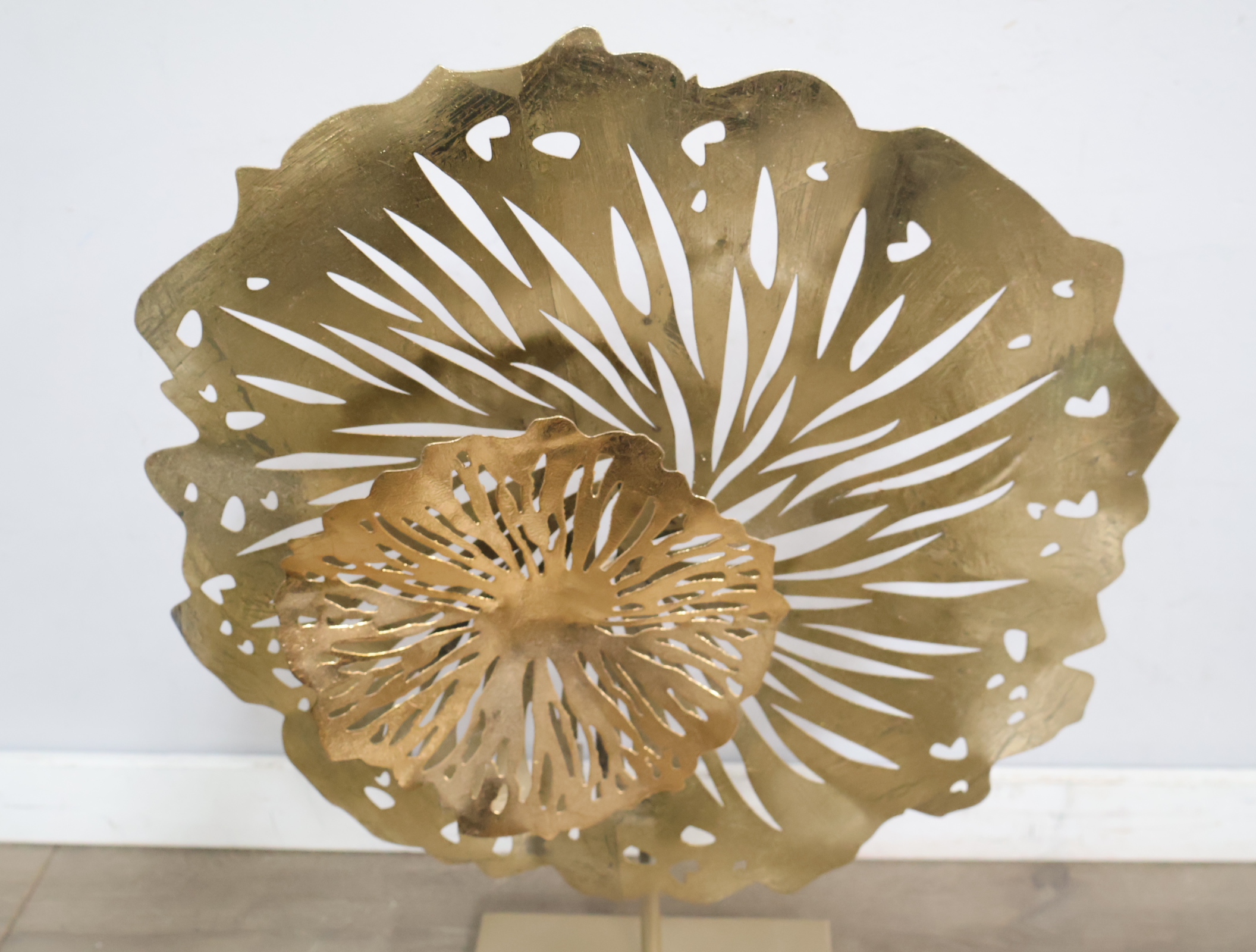 Gouden metalen decoratieve bloem'' – foto 8 – kavel bij GSD Auctions, Zoeterwoude