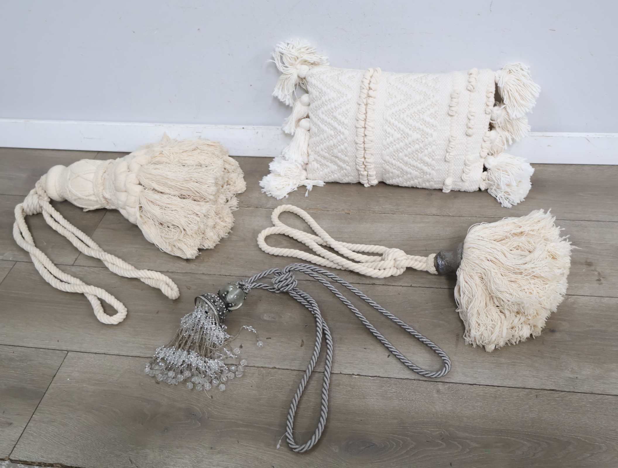 Decoratieve gordelkoorden met kwastjes'' – foto 4 – kavel bij GSD Auctions, Zoeterwoude