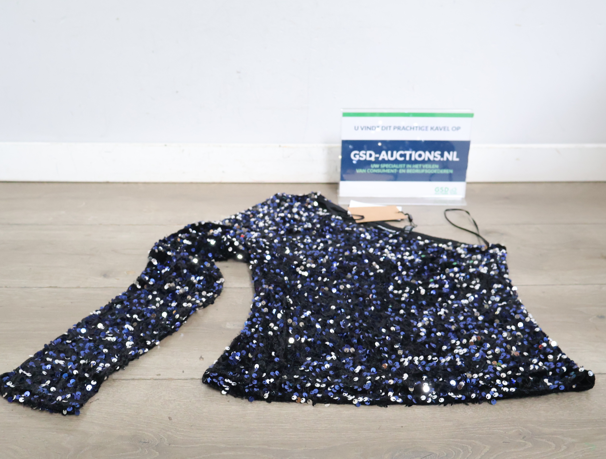 Glitter blouse met pailletten'' – kavel bij GSD Auctions, Zoeterwoude