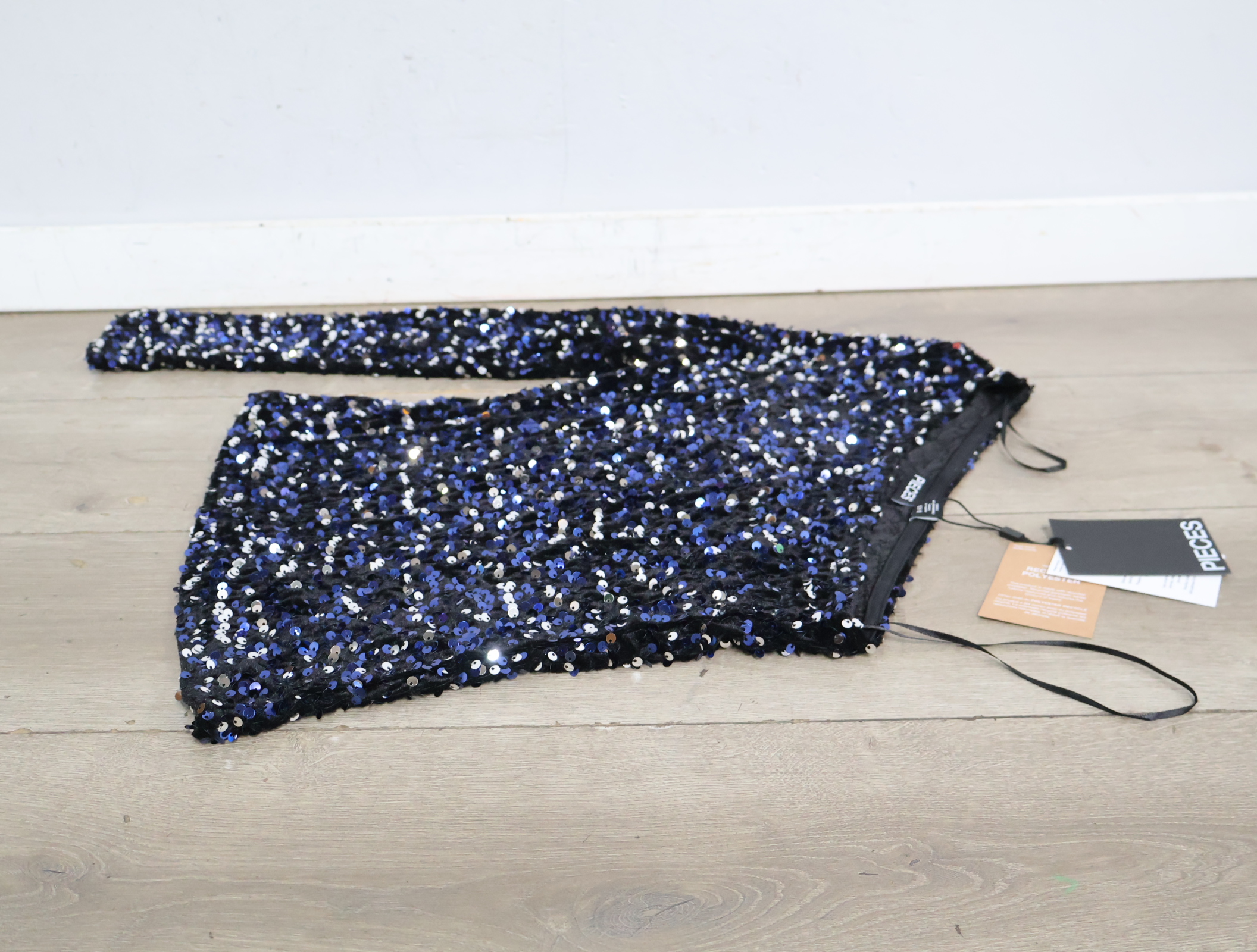 Glitter blouse met pailletten'' – foto 4 – kavel bij GSD Auctions, Zoeterwoude