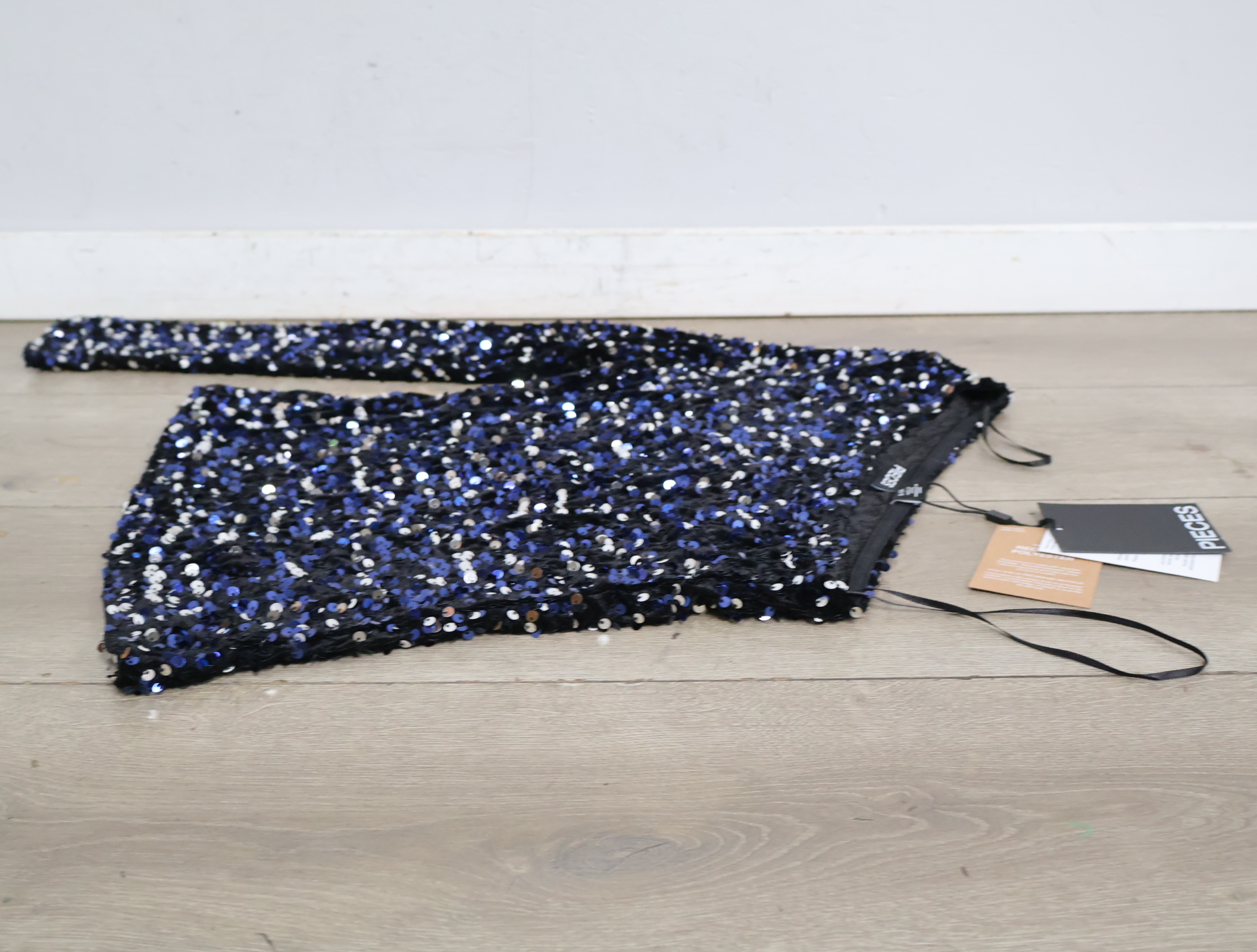 Glitter blouse met pailletten'' – foto 5 – kavel bij GSD Auctions, Zoeterwoude