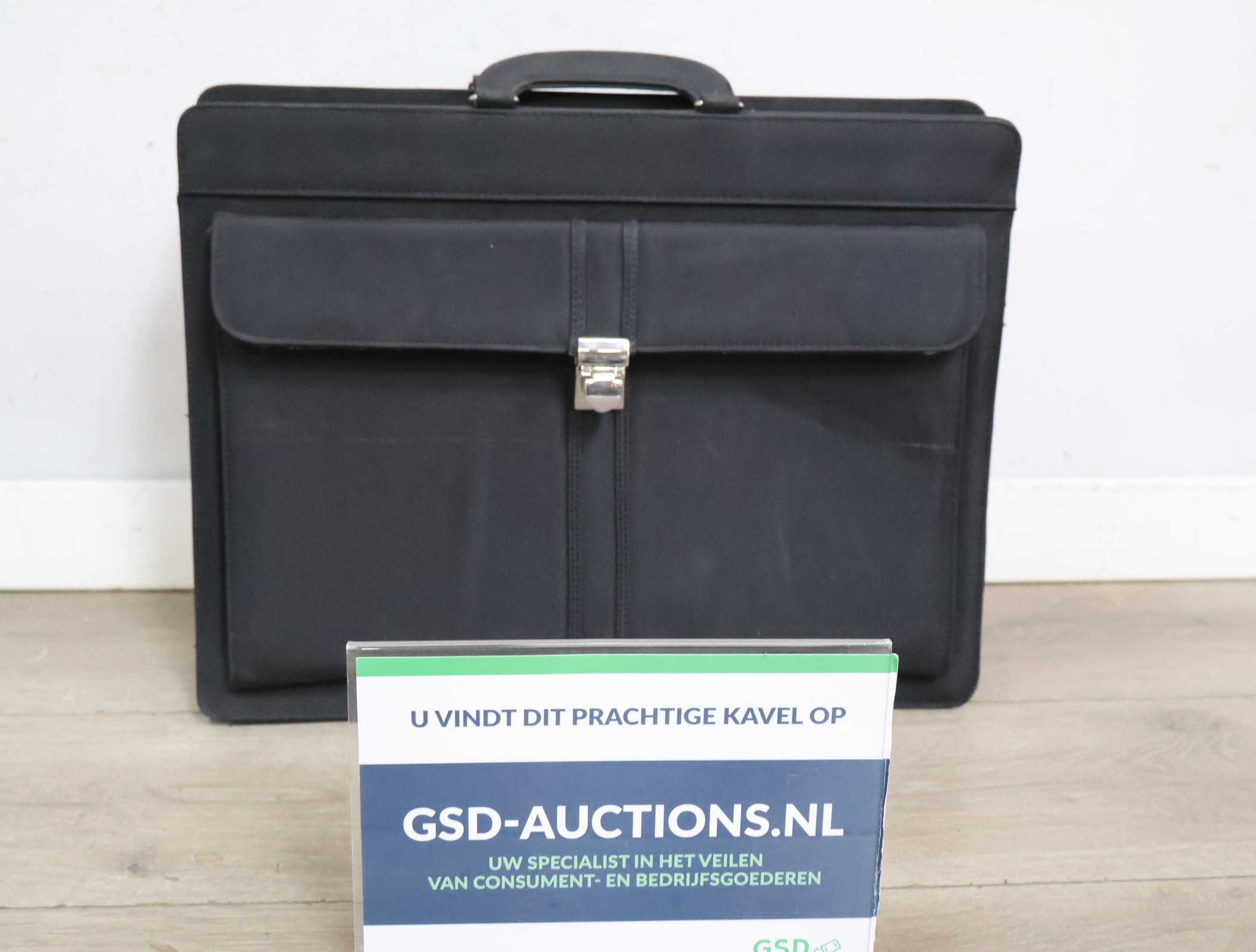 Zwarte aktetas met voorvak'' – kavel bij GSD Auctions, Zoeterwoude