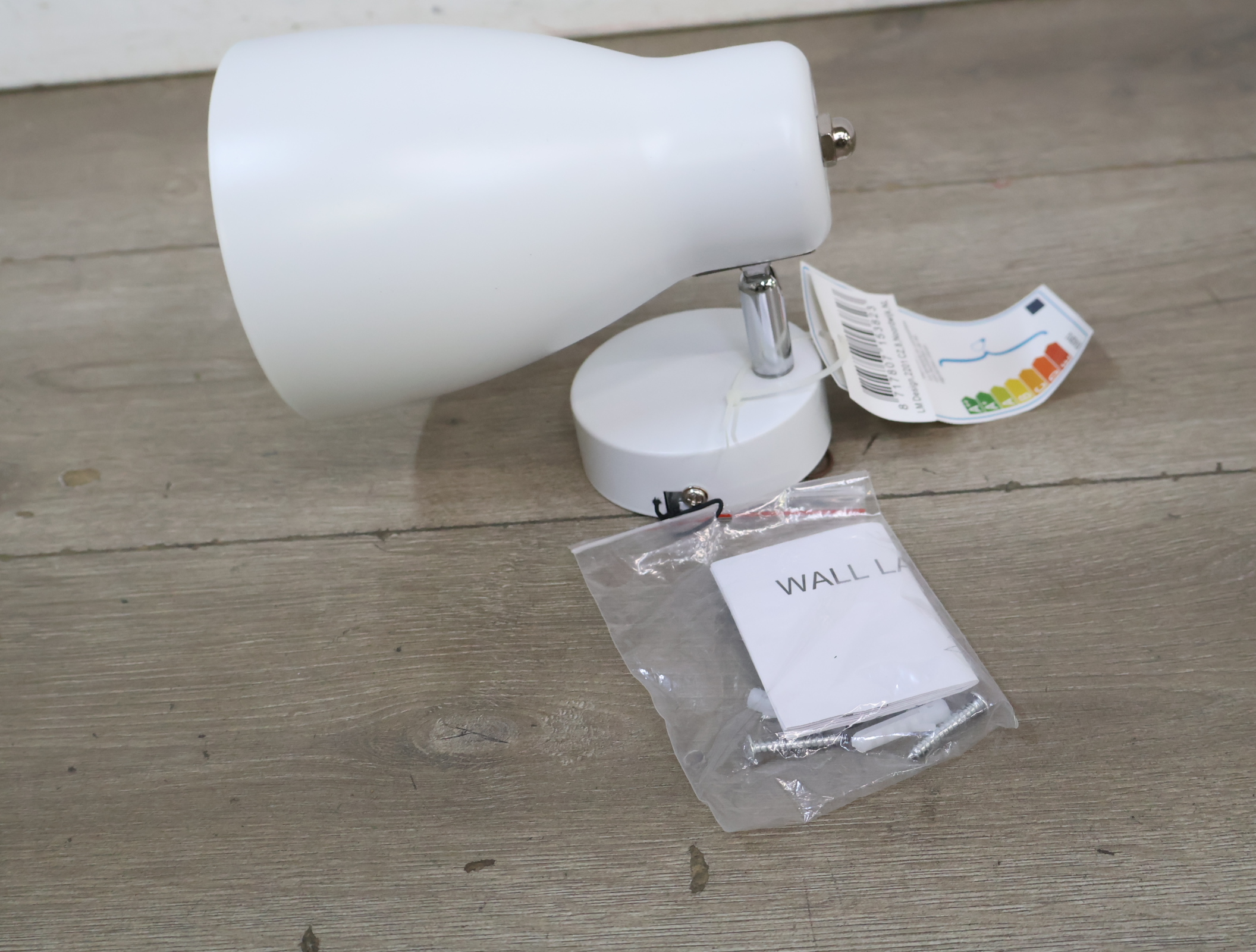 Witte wandlamp met bevestigingsmateriaal'' – foto 3 – kavel bij GSD Auctions, Zoeterwoude