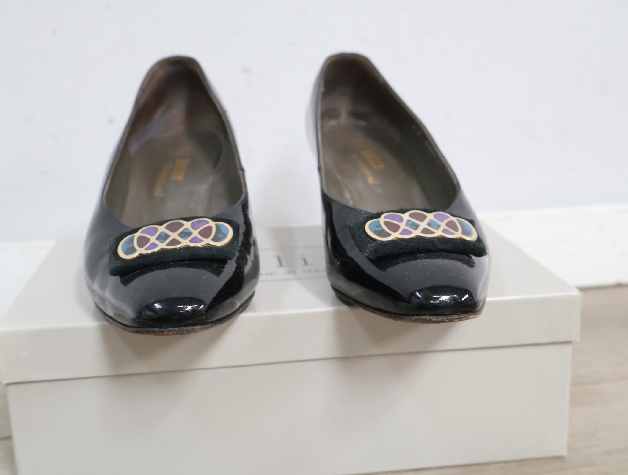 Zwarte dames pumps met sierdetail'' – foto 3 – kavel bij GSD Auctions, Zoeterwoude