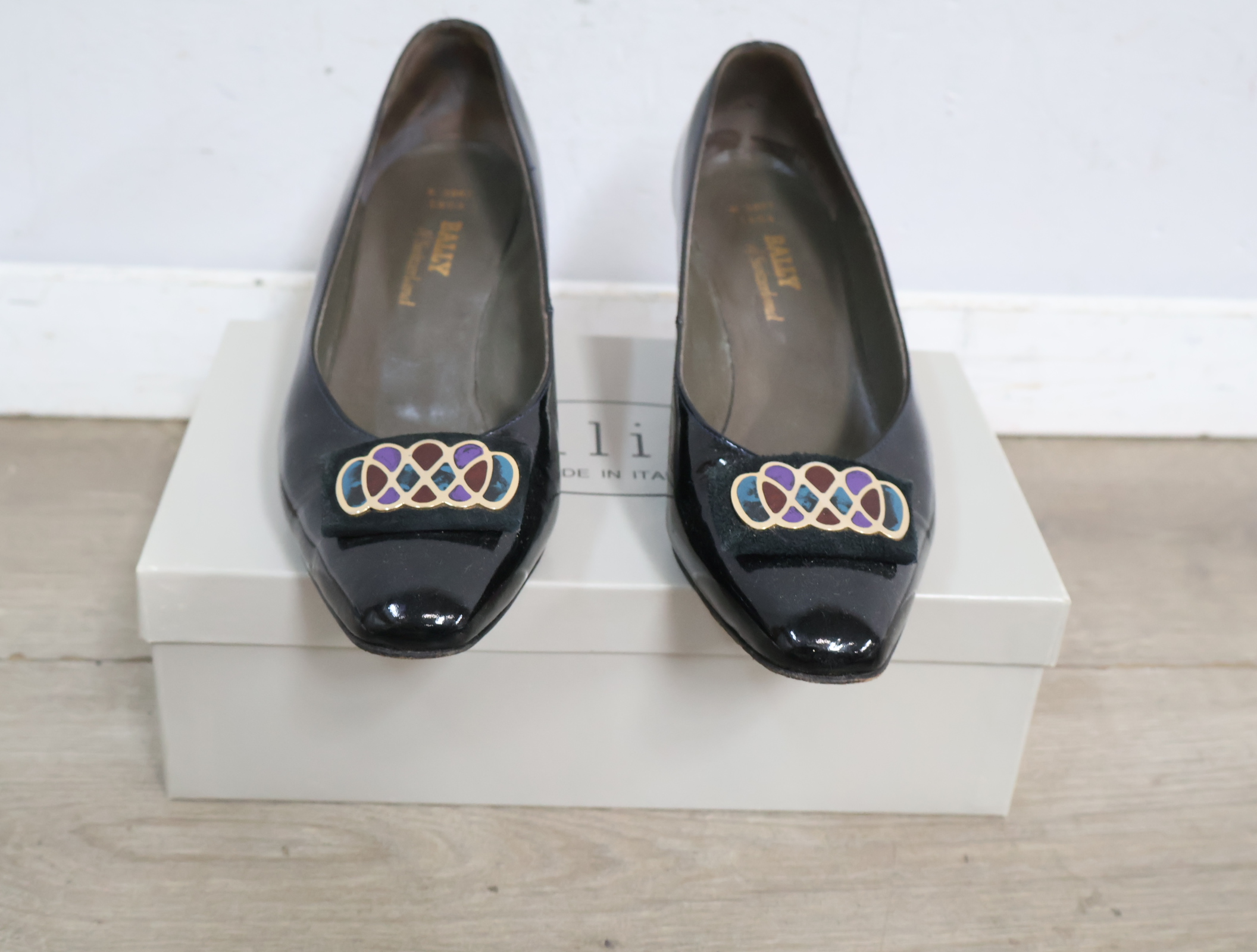 Zwarte dames pumps met sierdetail'' – foto 4 – kavel bij GSD Auctions, Zoeterwoude
