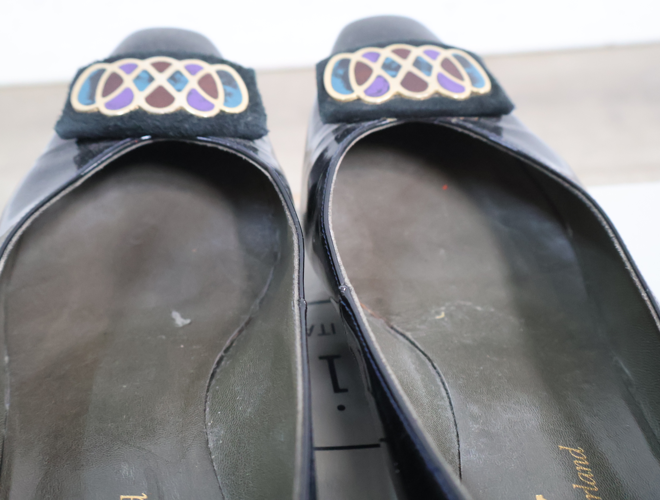 Zwarte dames pumps met sierdetail'' – foto 10 – kavel bij GSD Auctions, Zoeterwoude