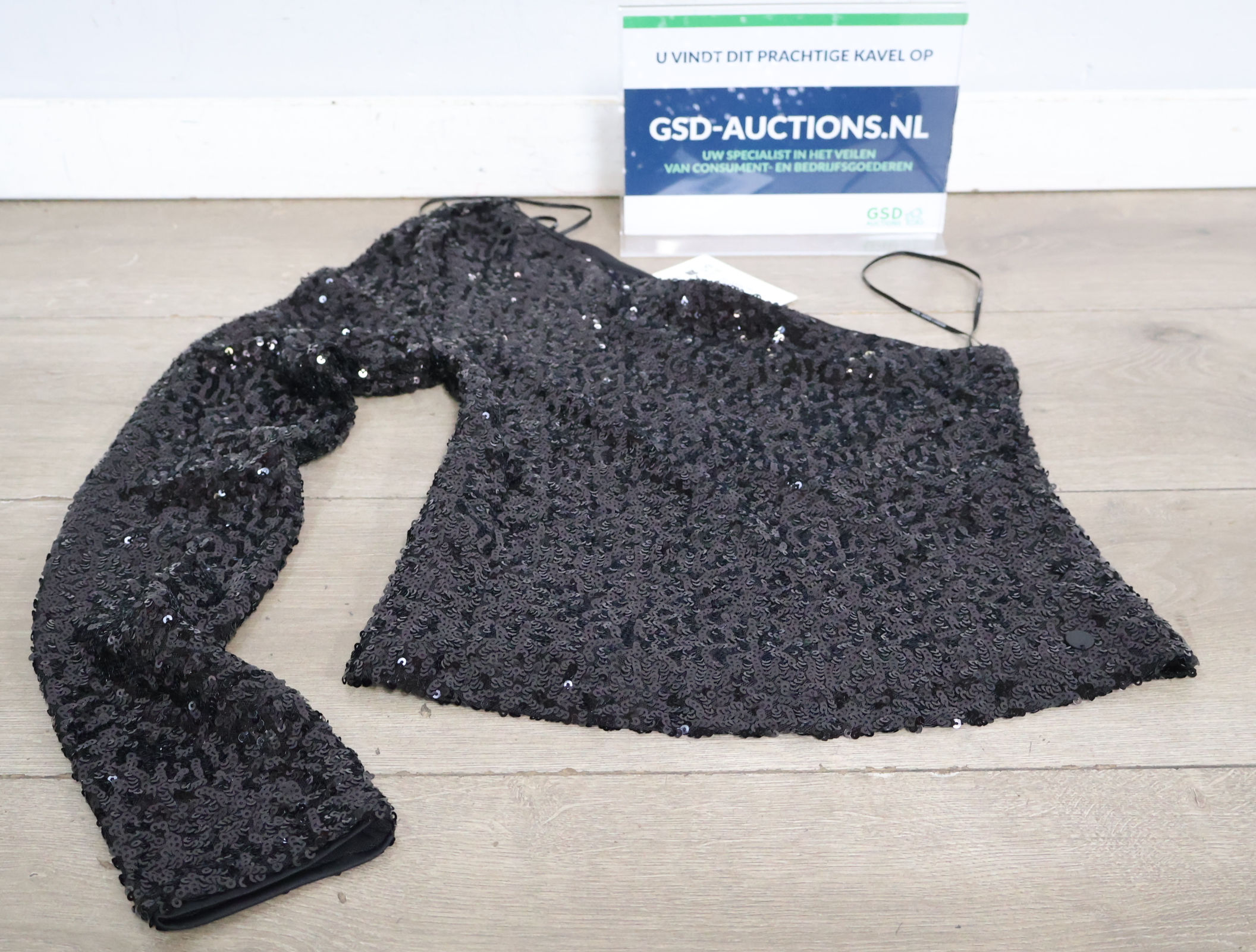 Zwarte pailletten top met lange mouw - Pepe Jeans'' – kavel bij GSD Auctions, Zoeterwoude